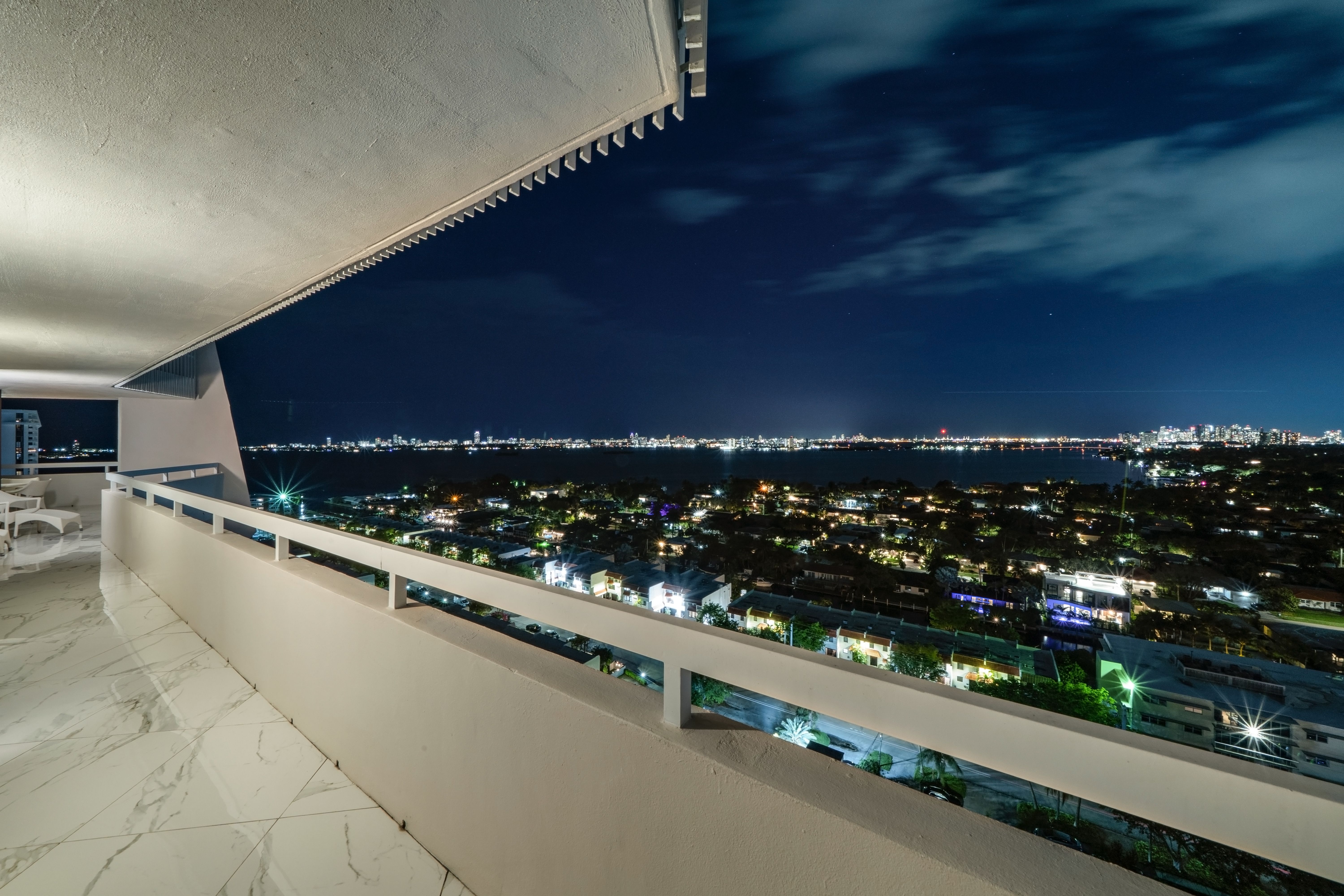 2000 Towerside Terrace Miami FL 33138