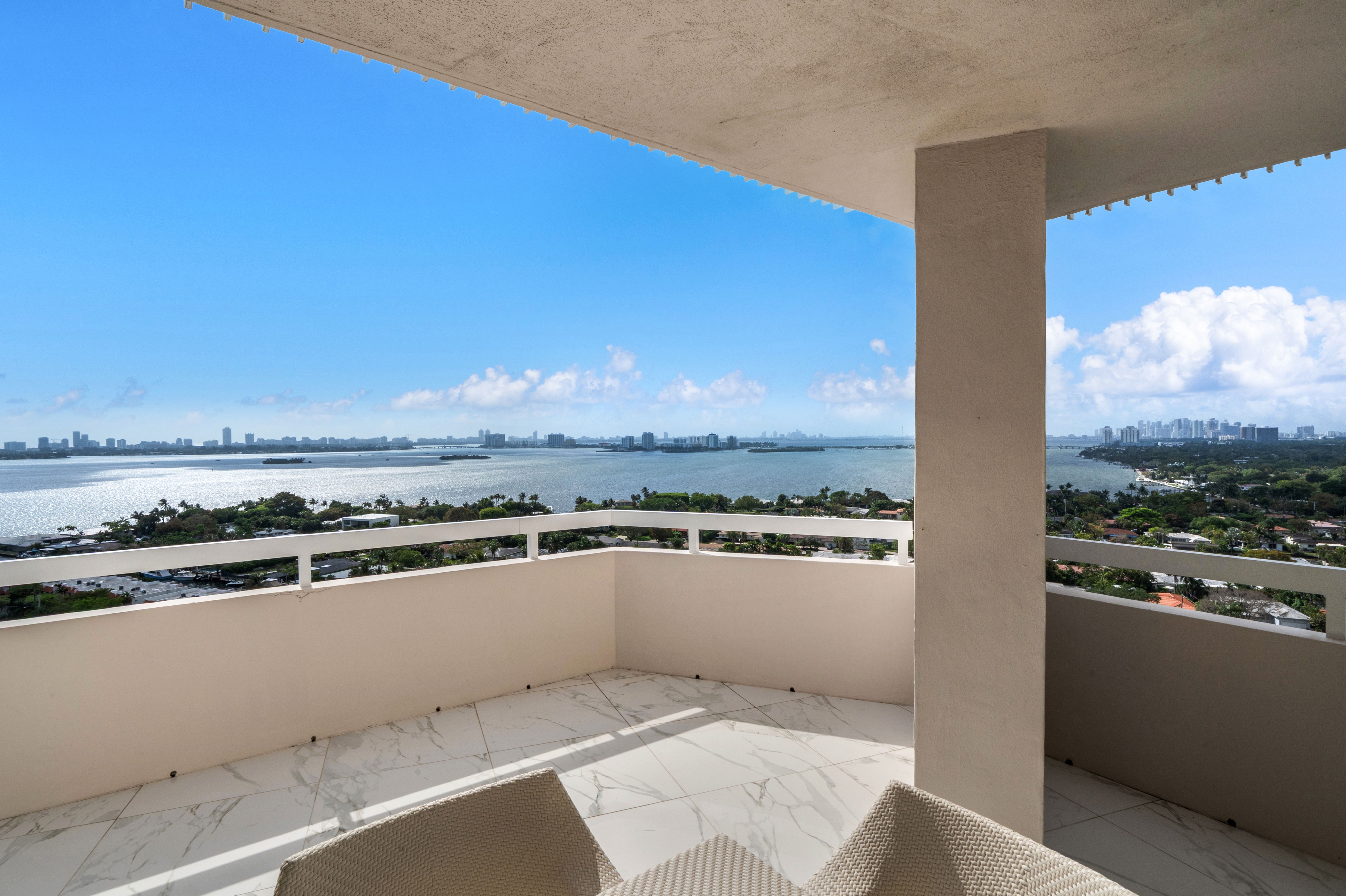 2000 Towerside Terrace Miami FL 33138