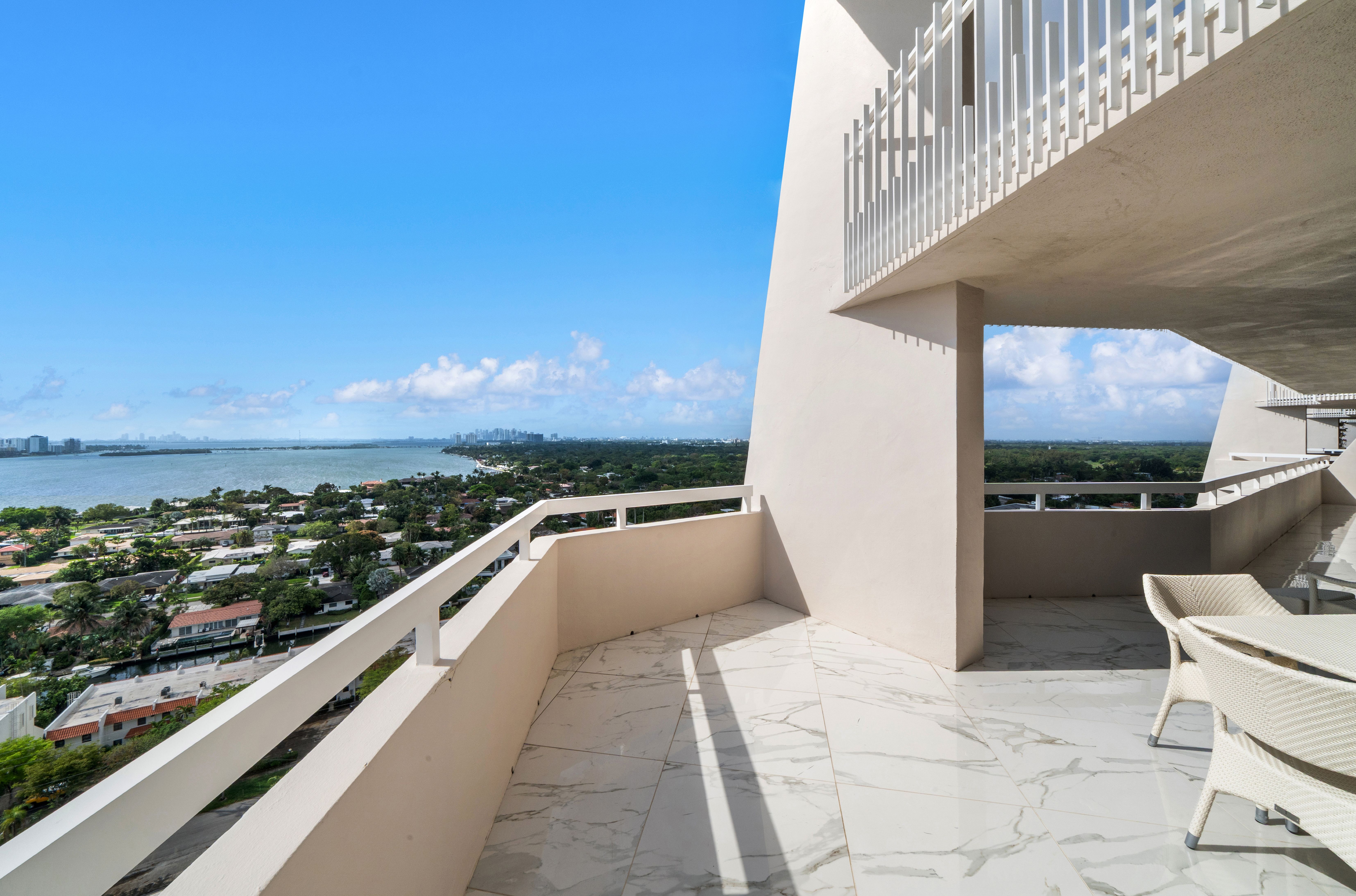 2000 Towerside Terrace Miami FL 33138