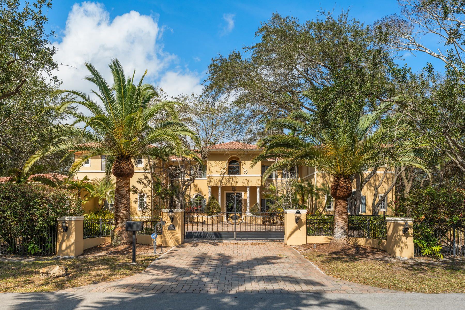 6025 SW 108th Street Pinecrest FL 33156