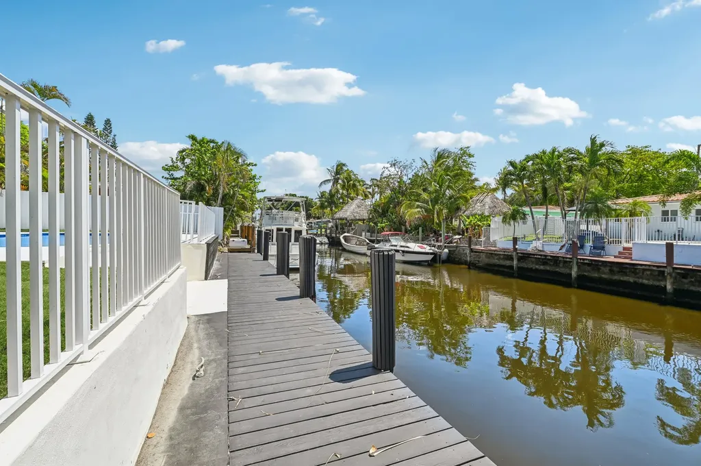 2001 Southwest 23rd Avenue Fort Lauderdale FL 33312