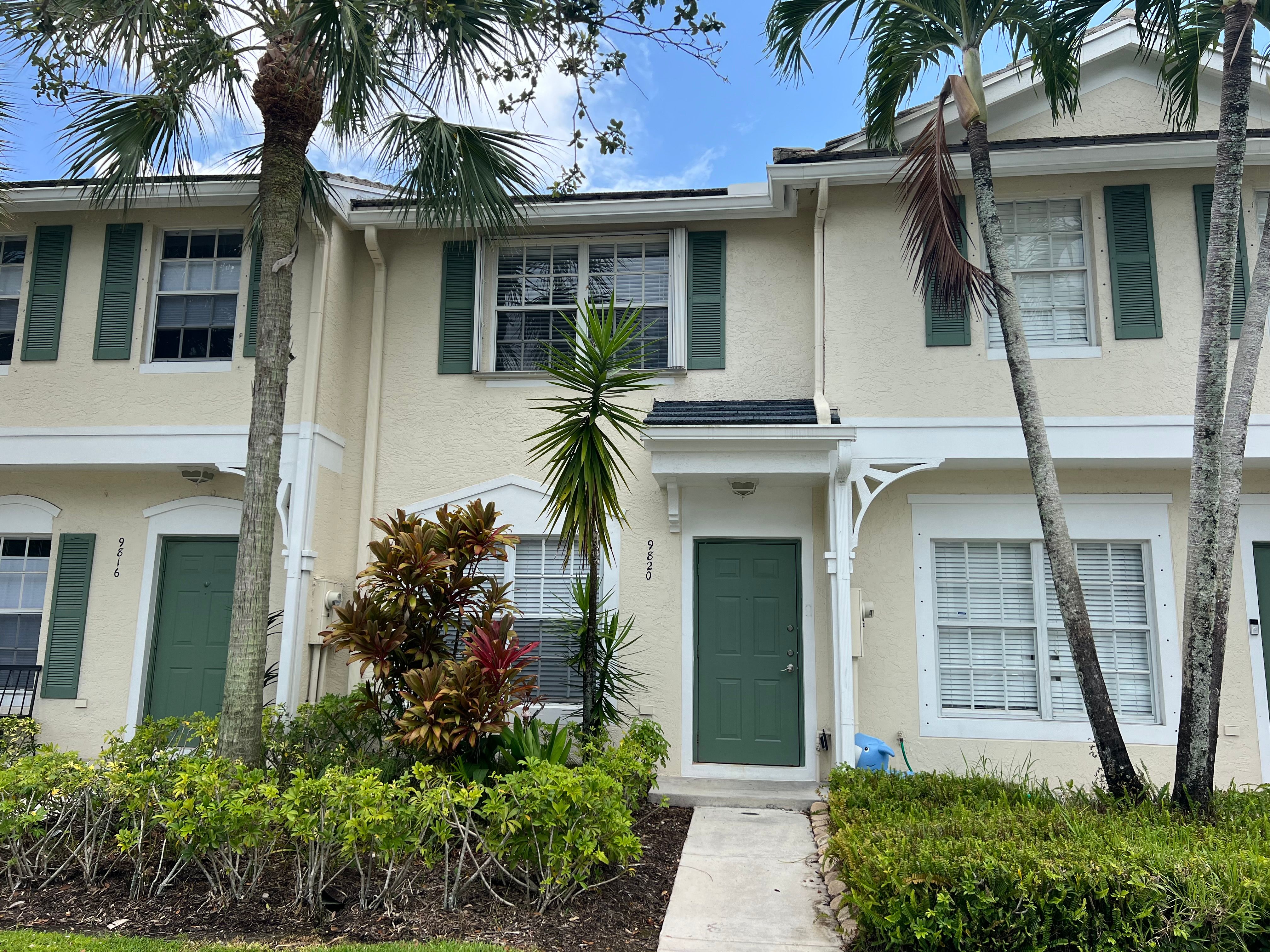 9820 NW 56th Place Coral Springs FL 33076