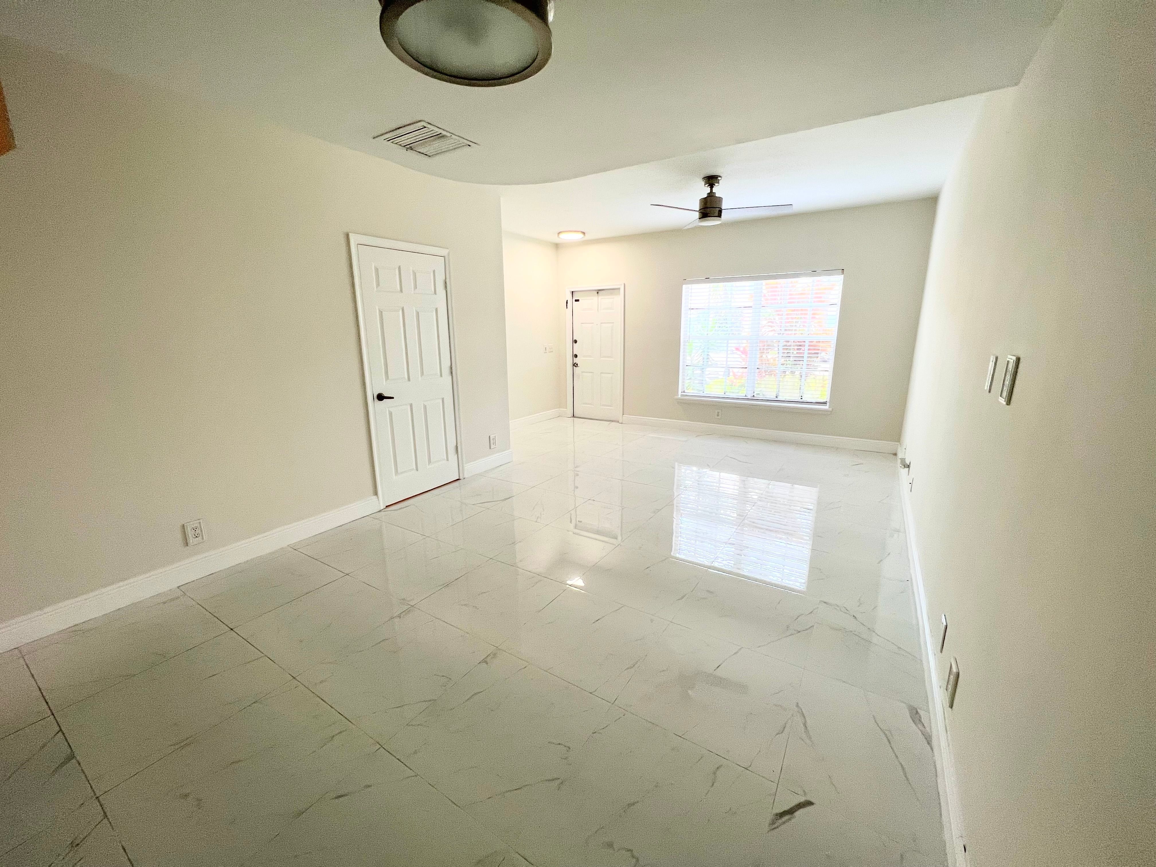 9820 NW 56th Place Coral Springs FL 33076