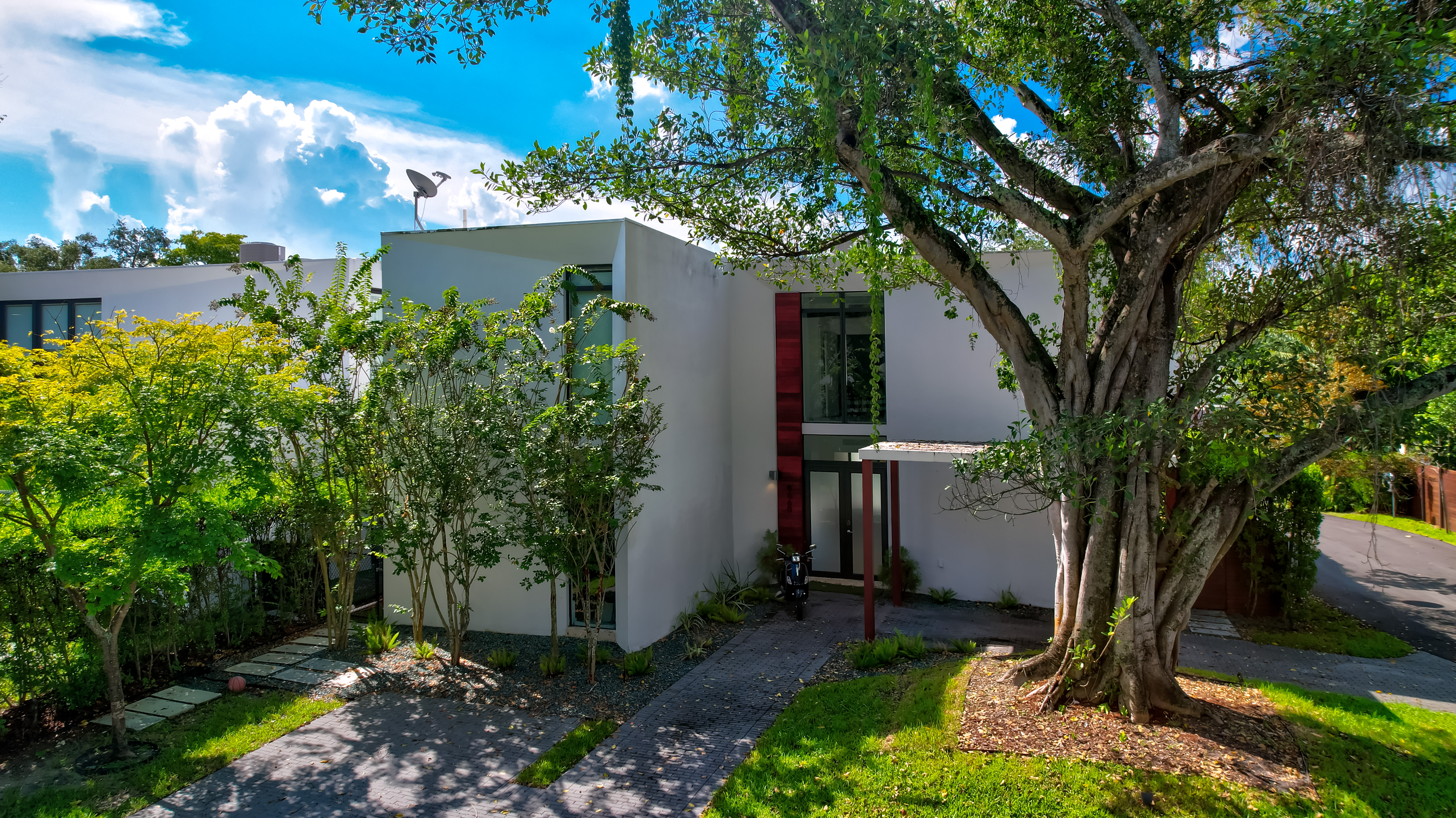 8660 Arboretum Lane Miami FL 33138