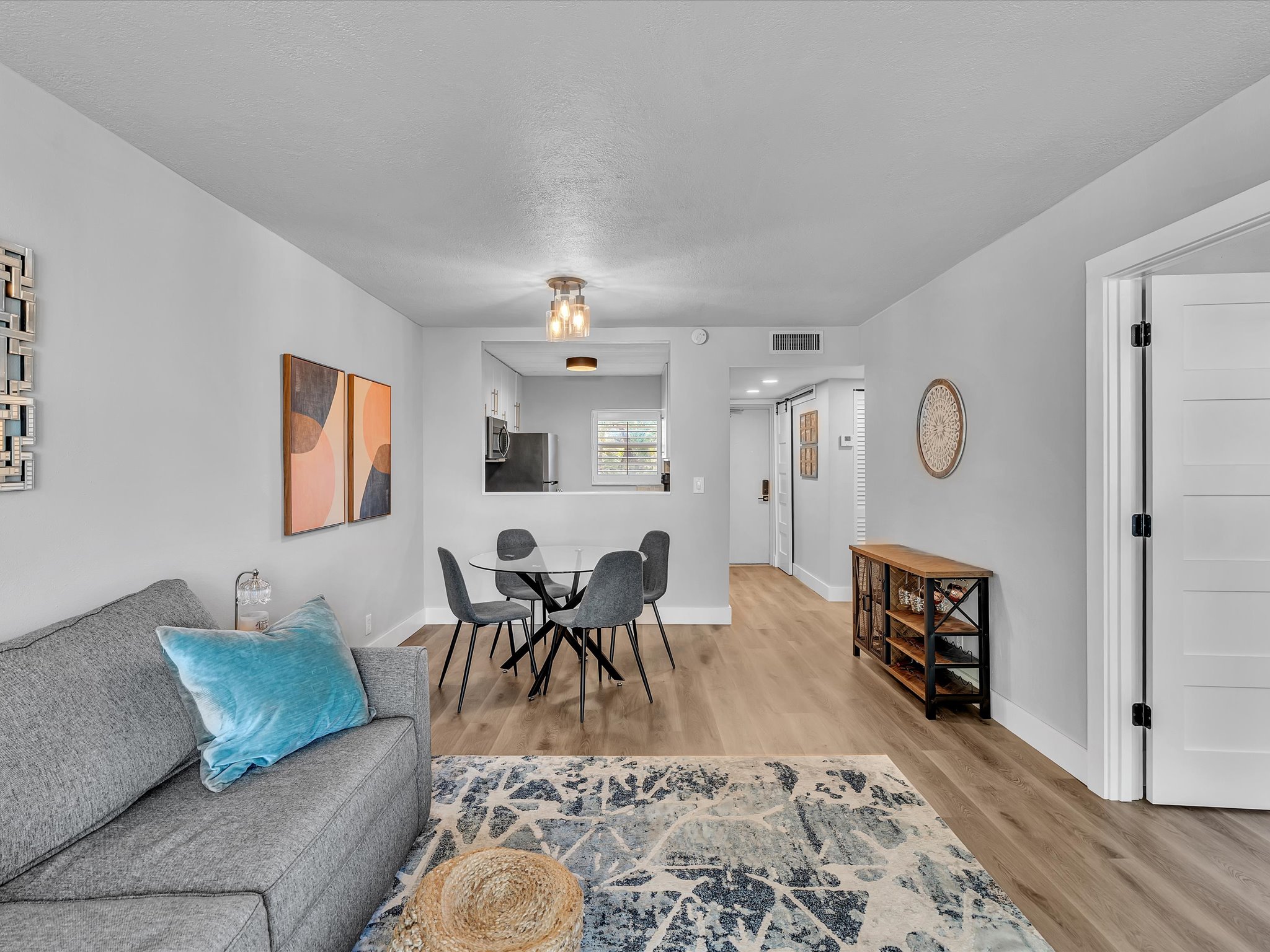 9340 Lagoon Place Davie FL 33324