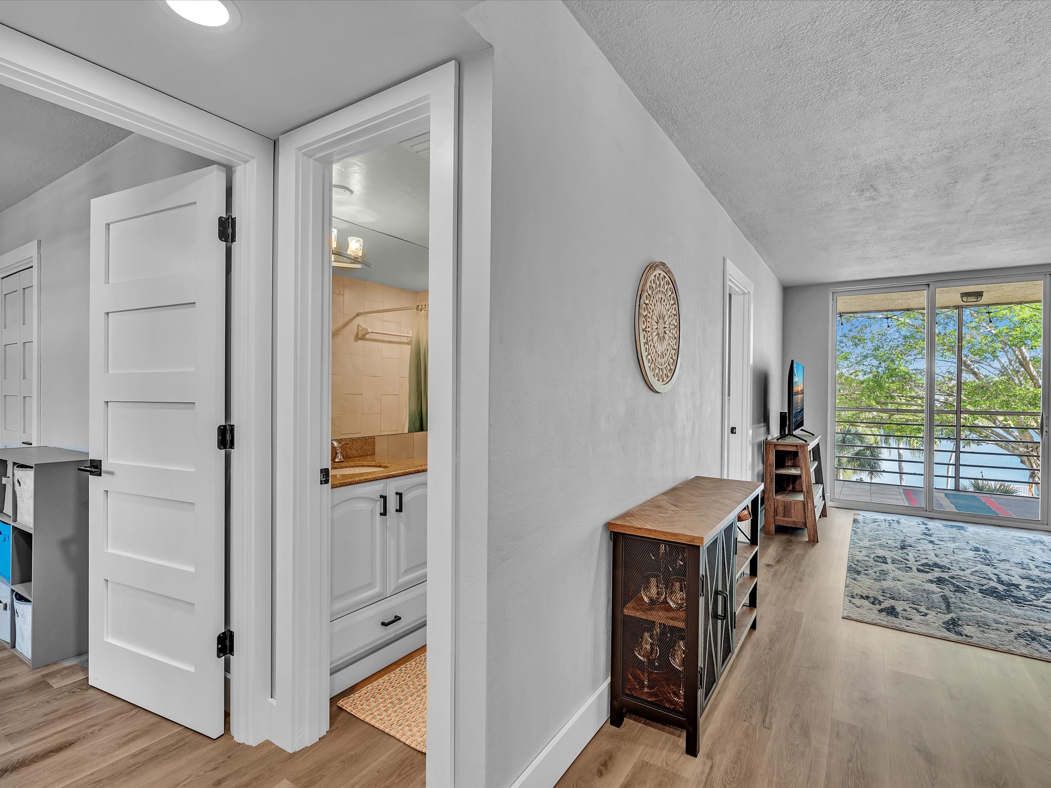 9340 Lagoon Place Davie FL 33324