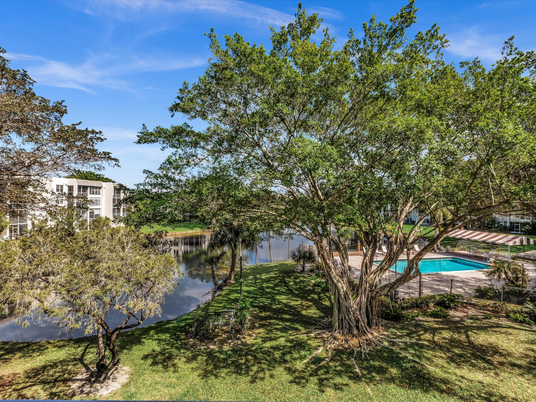 9340 Lagoon Place Davie FL 33324