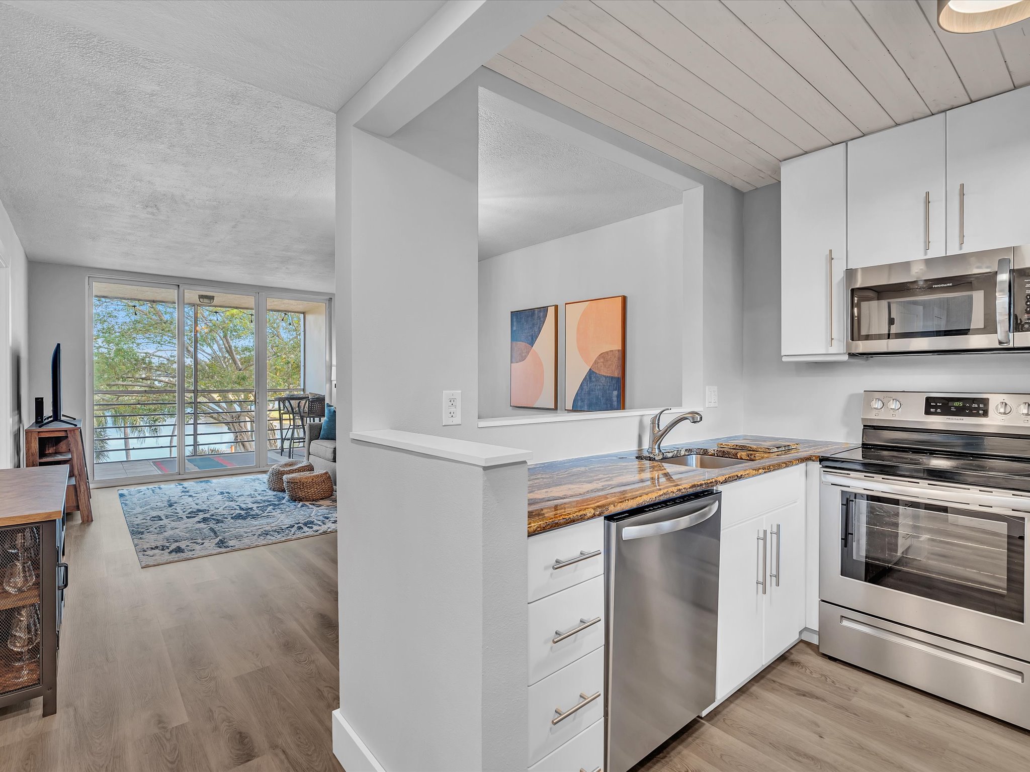 9340 Lagoon Place Davie FL 33324