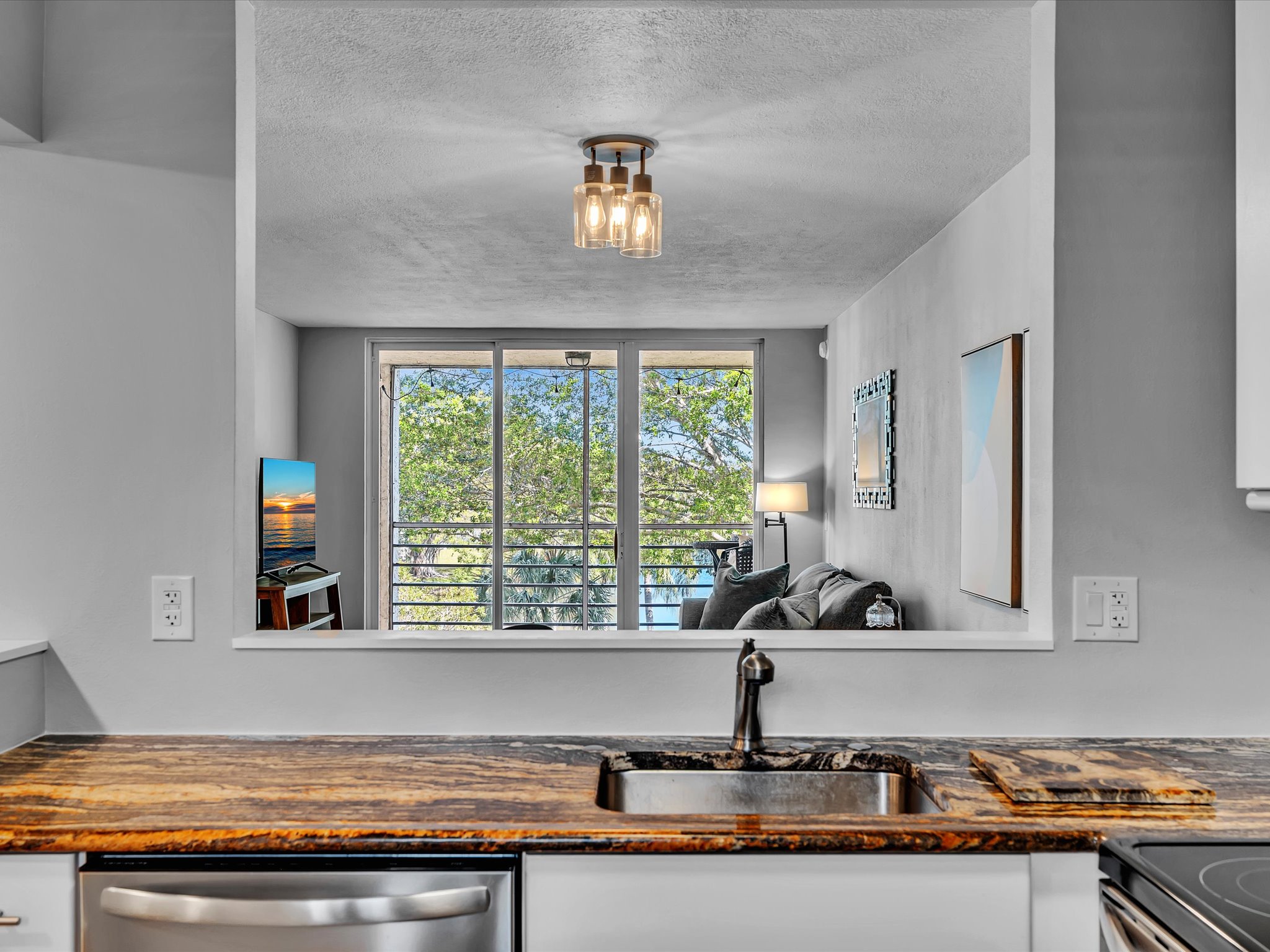 9340 Lagoon Place Davie FL 33324
