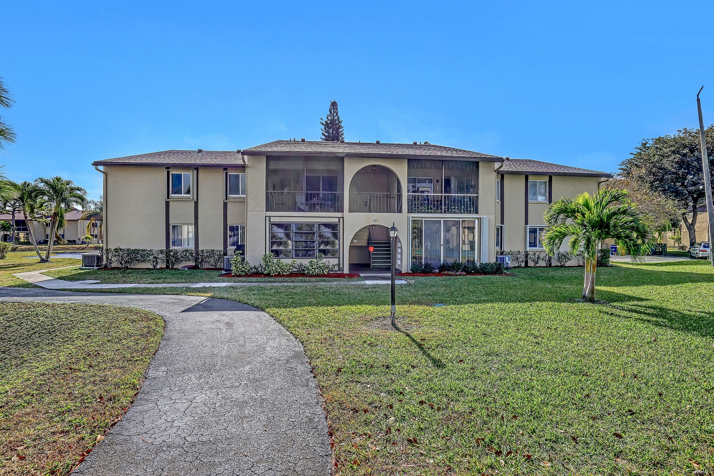 337 Pine Ridge Circle Green Acres FL 33463
