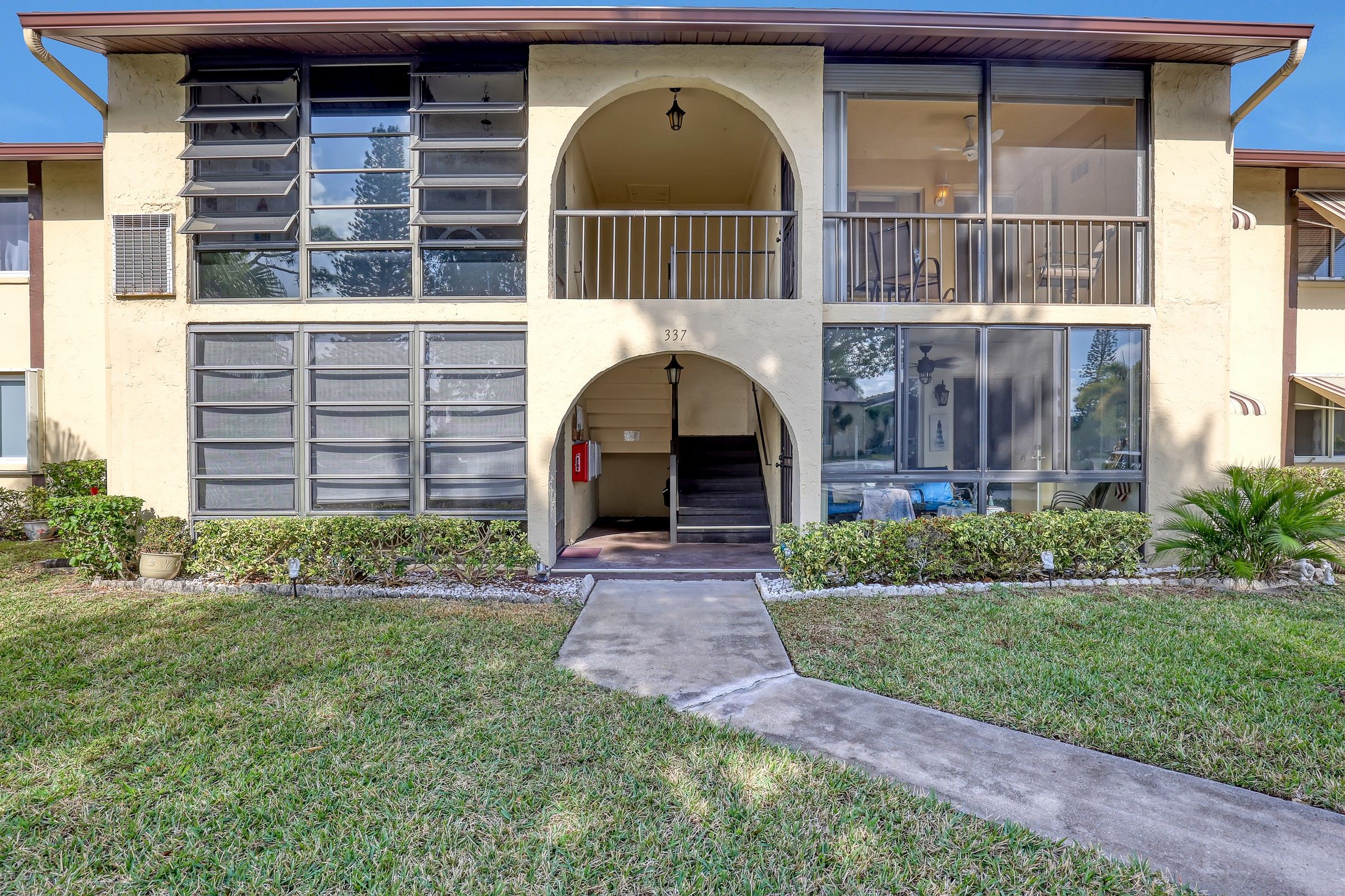 337 Pine Ridge Circle Green Acres FL 33463