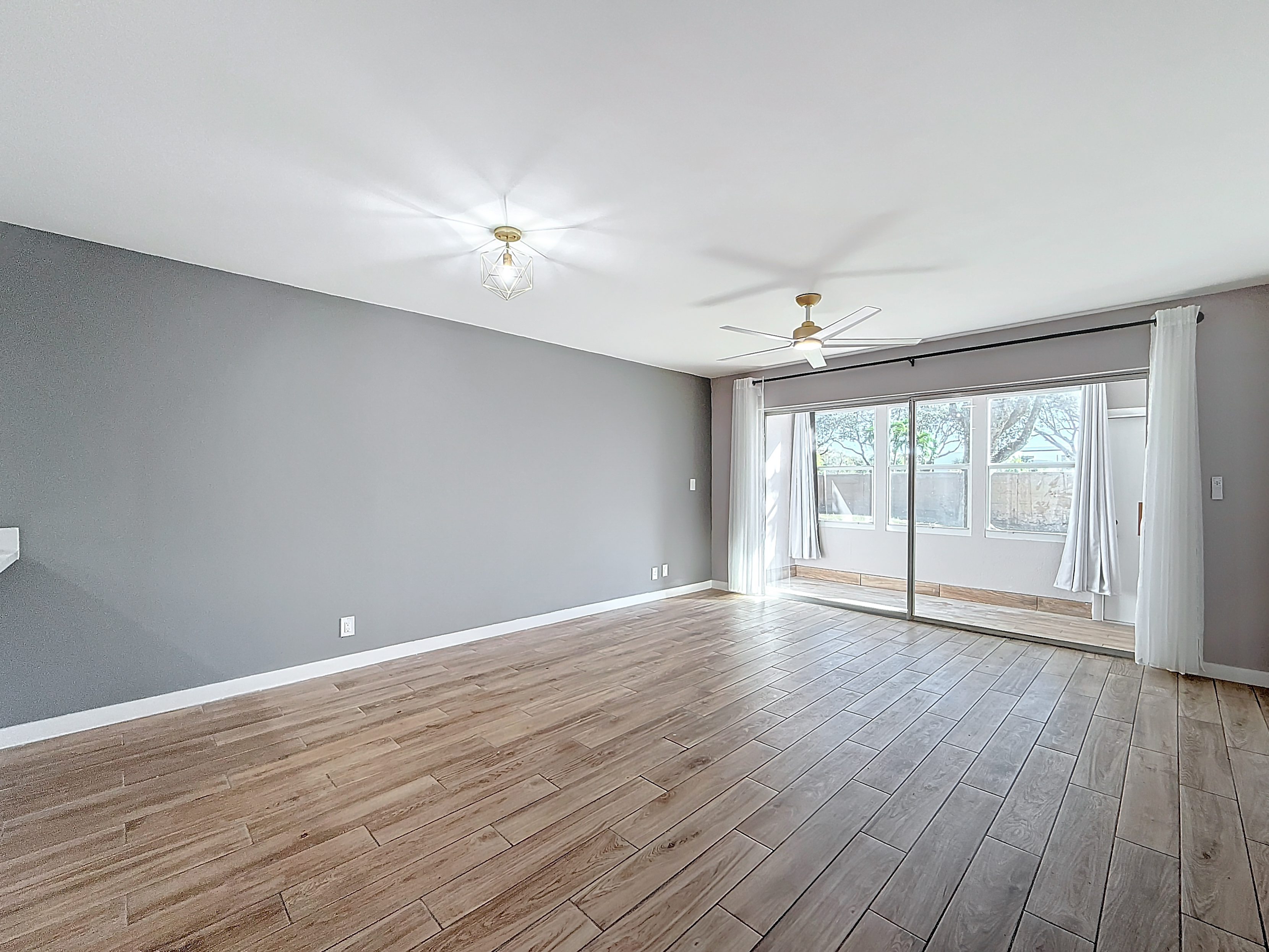 8818 W Mcnab Road Tamarac FL 33321