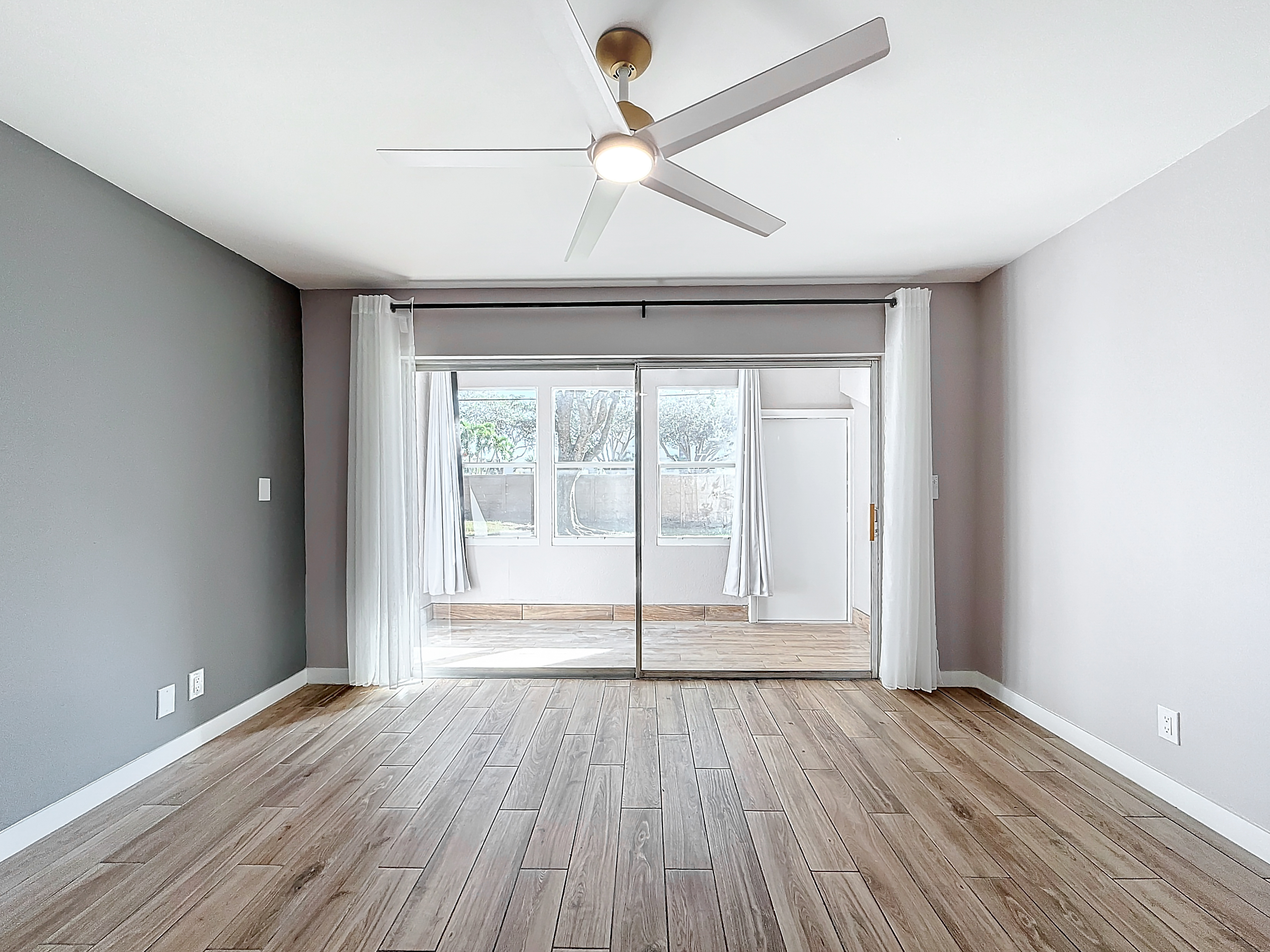 8818 W Mcnab Road Tamarac FL 33321