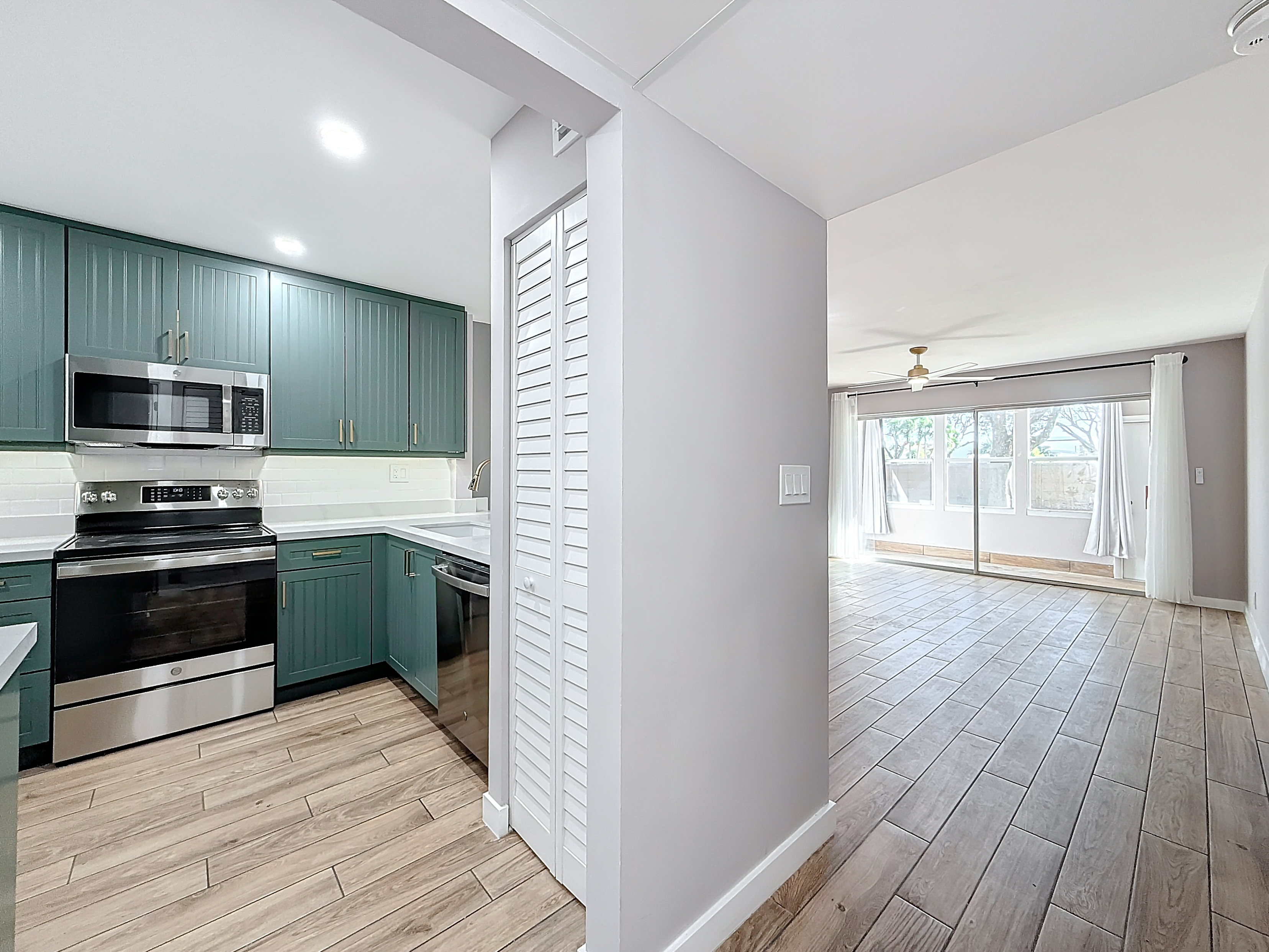 8818 W Mcnab Road Tamarac FL 33321