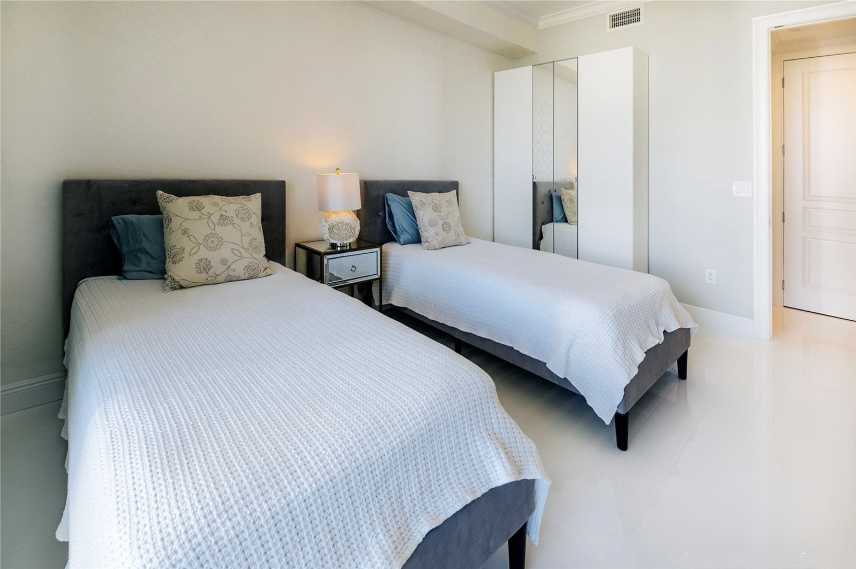 18101 Collins Avenue Sunny Isles Beach FL 33160