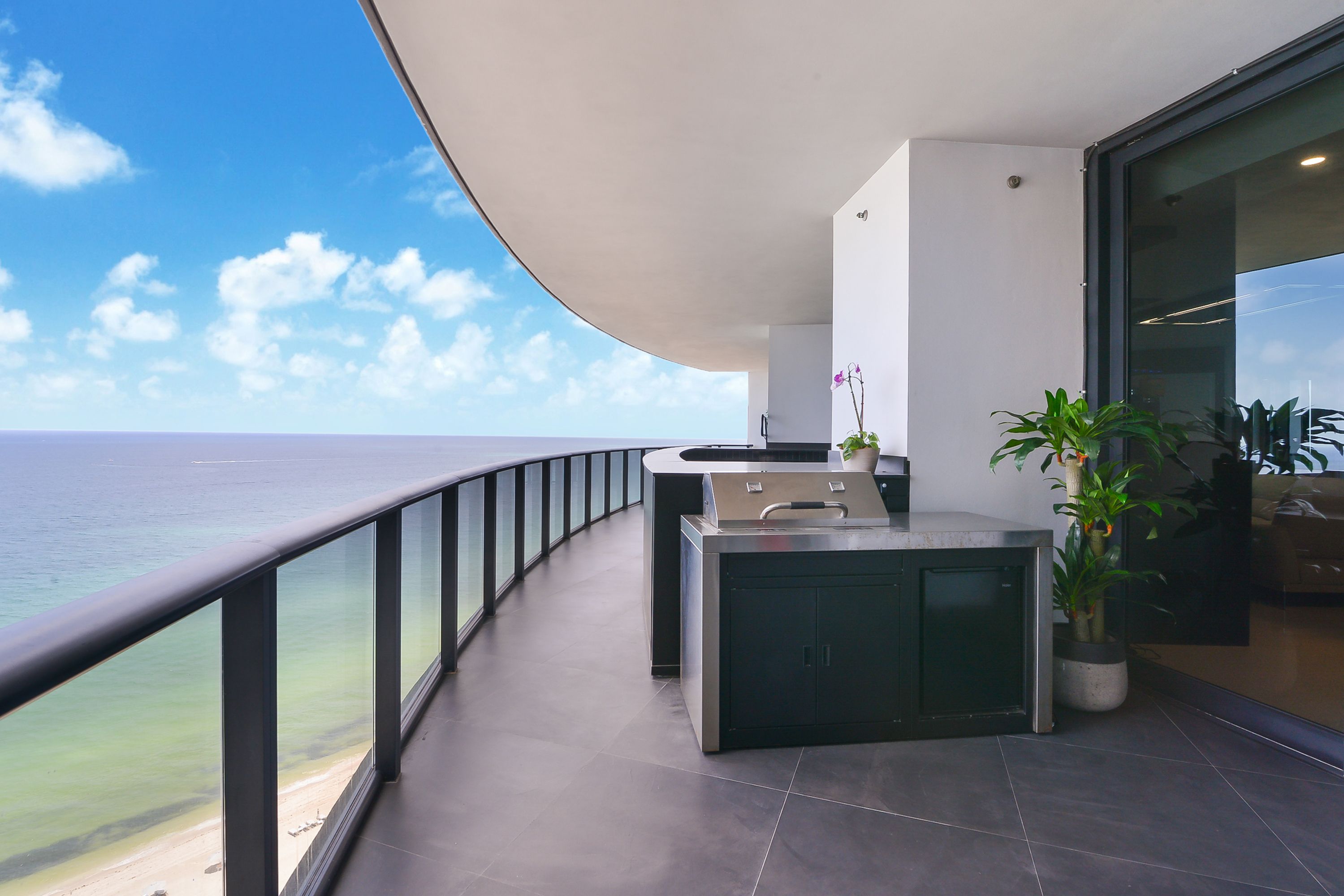 18555 Collins Avenue Sunny Isles Beach FL 33160