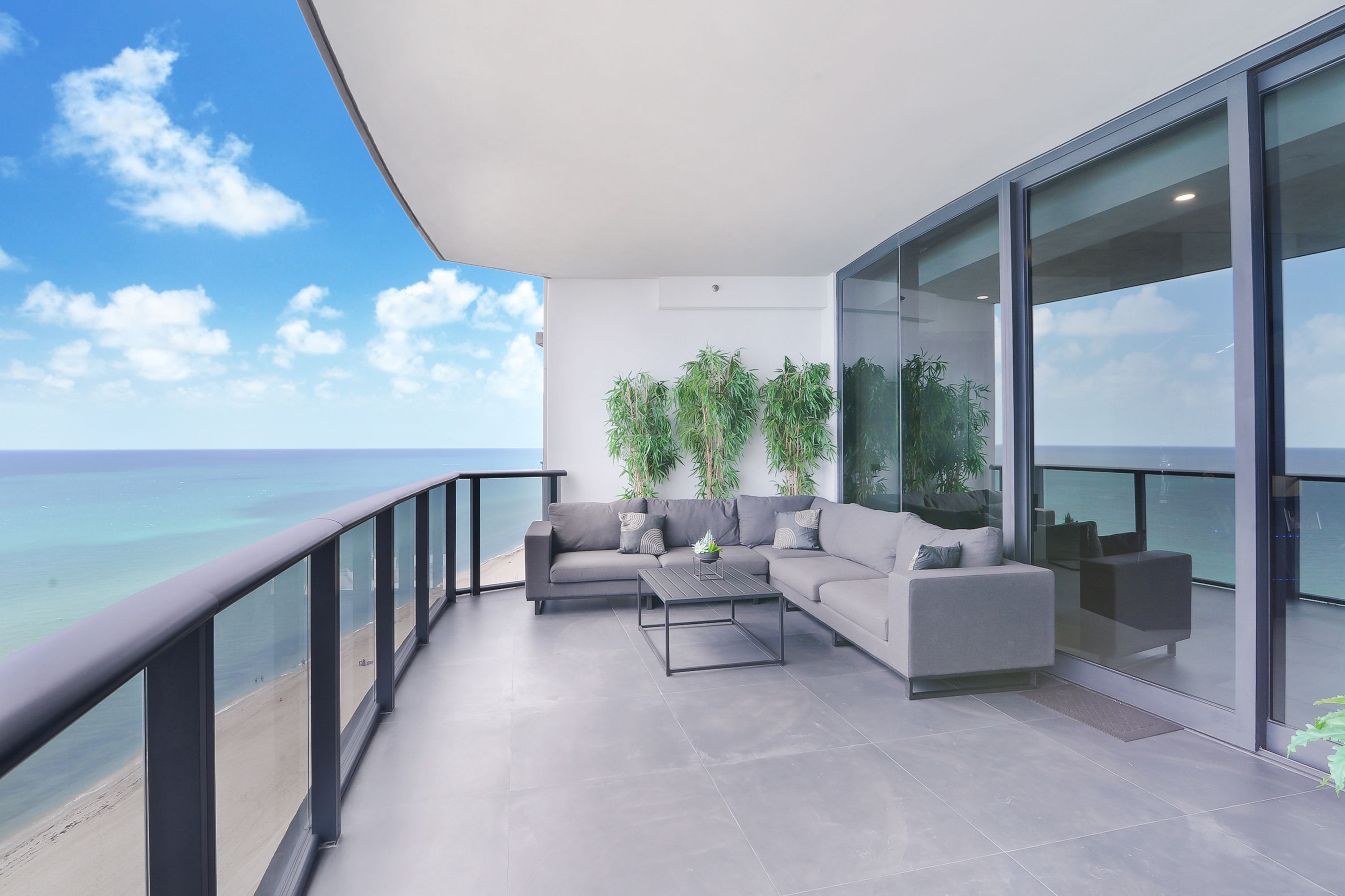 18555 Collins Avenue Sunny Isles Beach FL 33160
