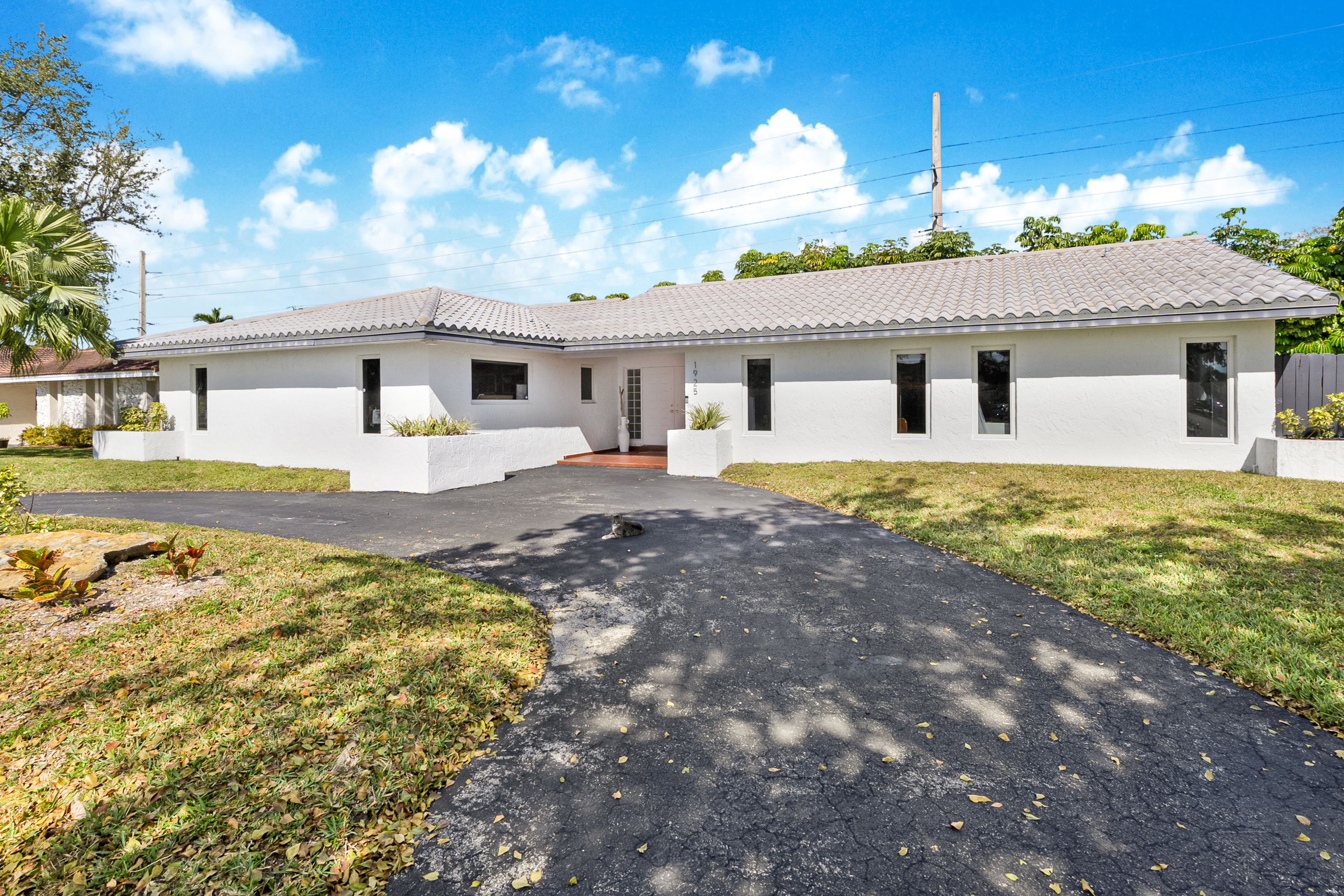 1925 NE 214th Terrace Miami FL 33179