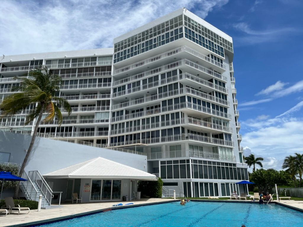 600 Grapetree Drive Key Biscayne FL 33149