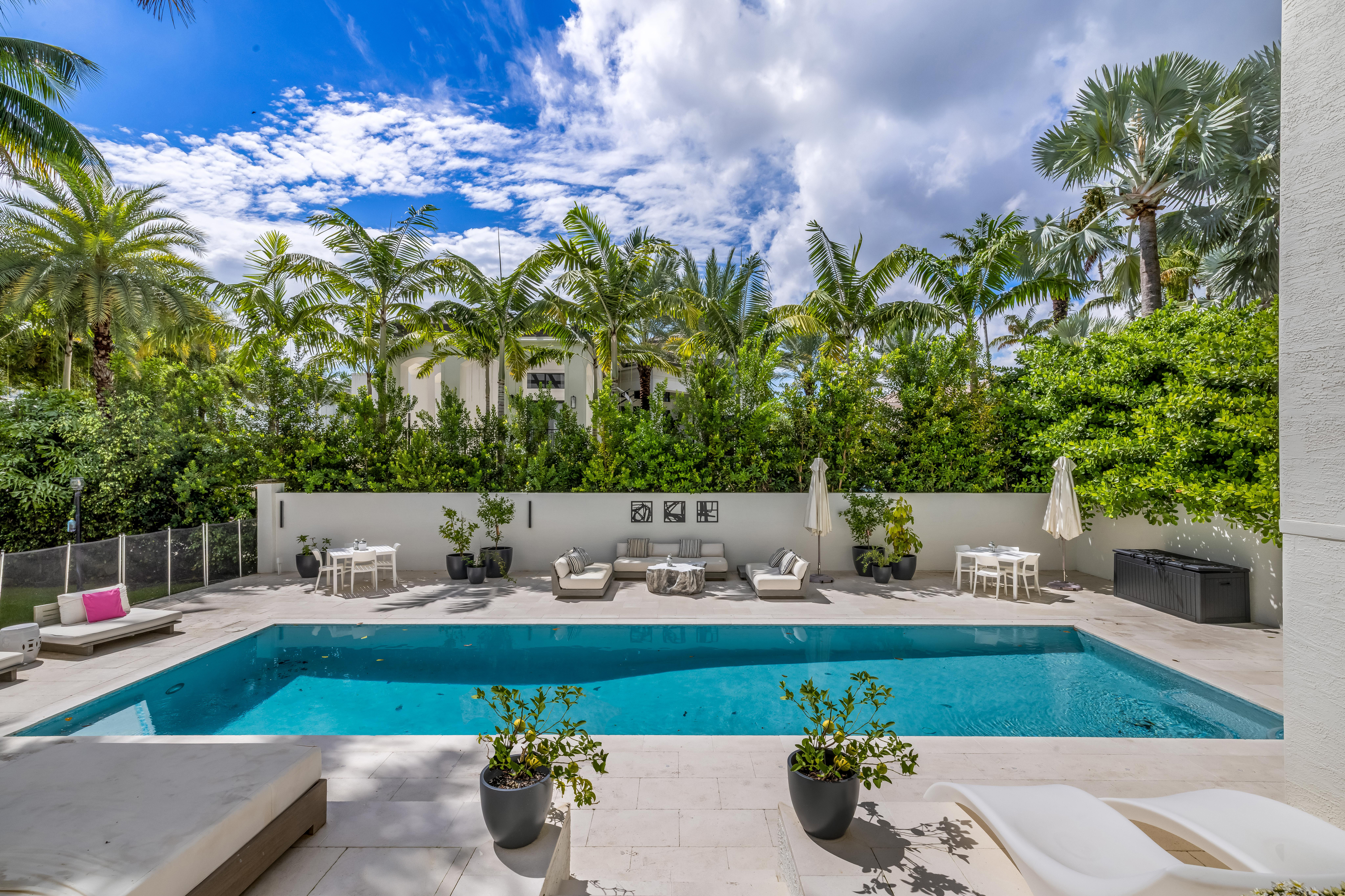 279 Galeon Court Coral Gables FL 33143