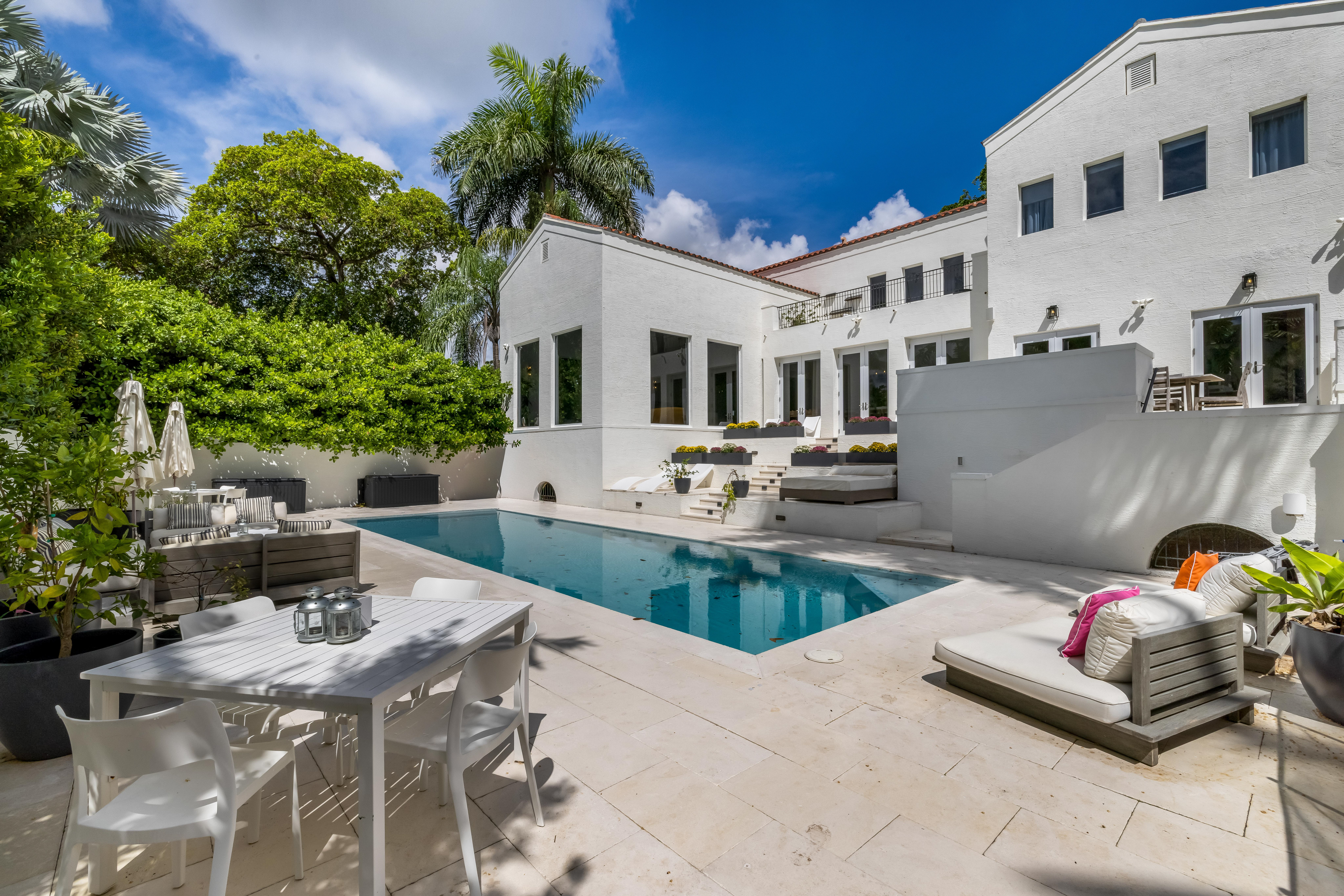 279 Galeon Court Coral Gables FL 33143