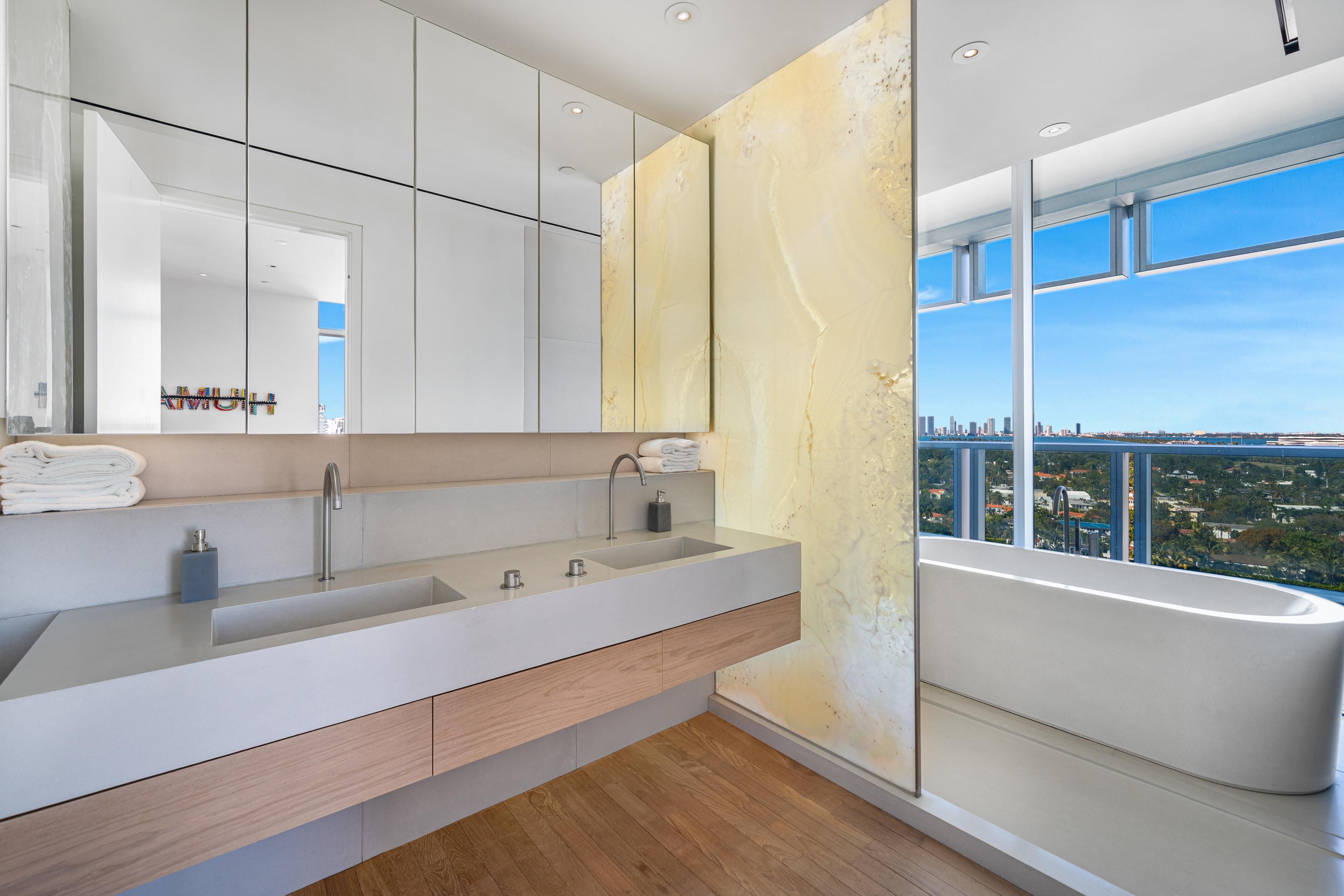 2901 Collins Avenue Miami Beach FL 33140
