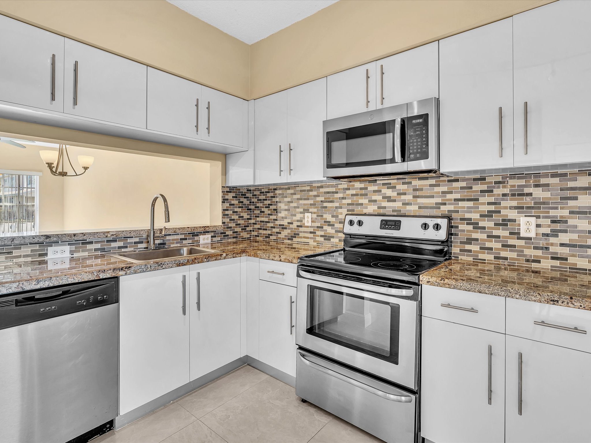 60 Key West Court Weston FL 33326