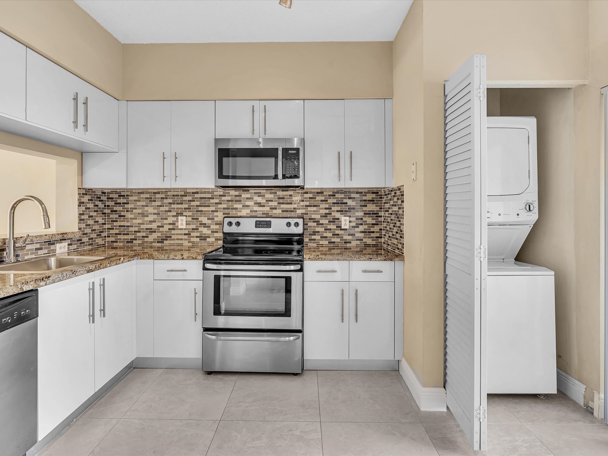 60 Key West Court Weston FL 33326