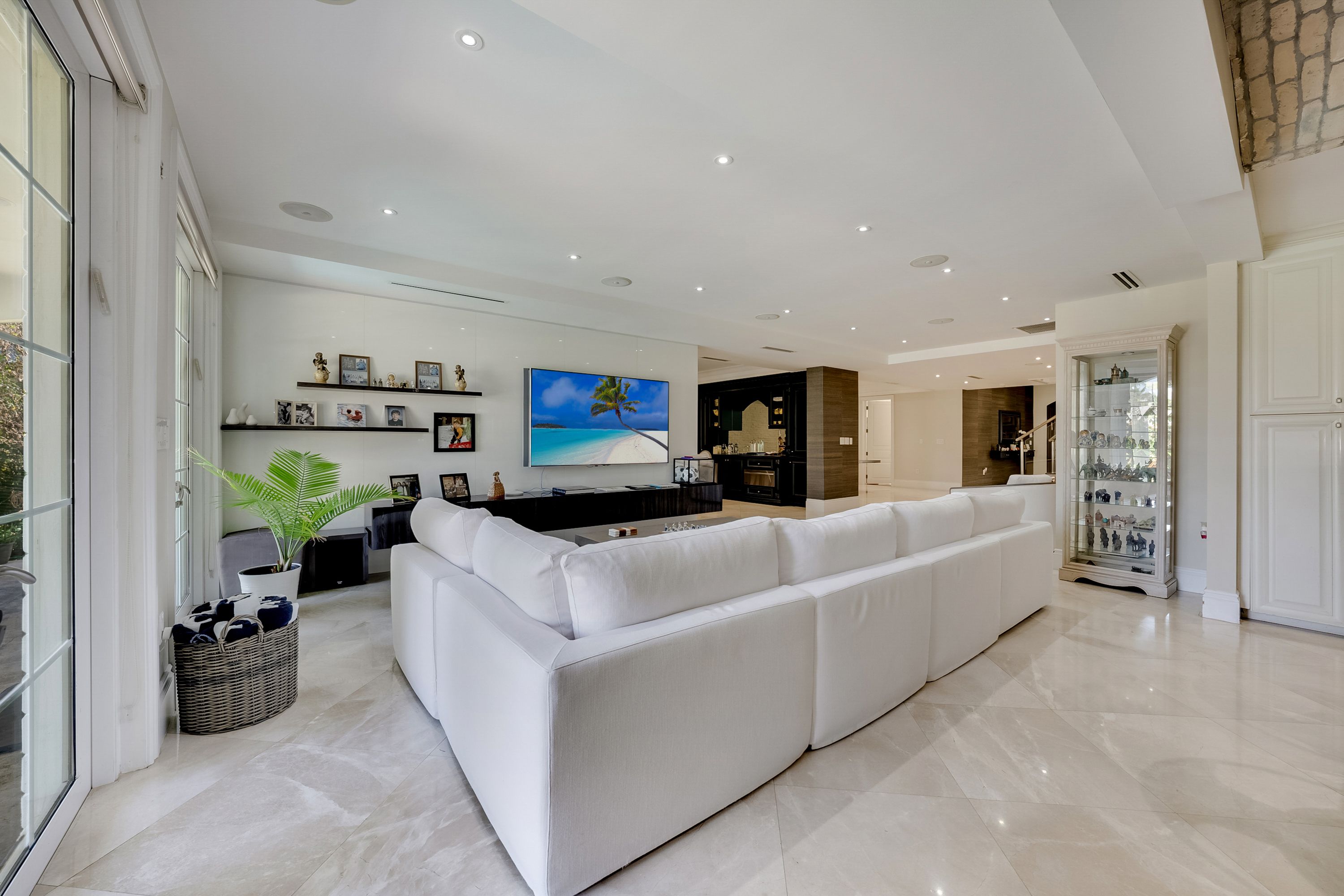 520 N Parkway Golden Beach FL 33160
