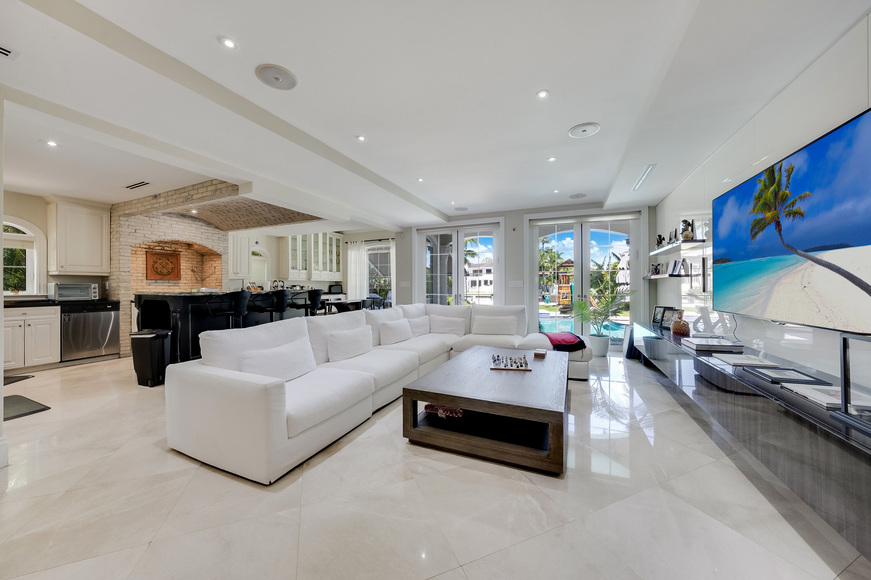 520 N Parkway Golden Beach FL 33160