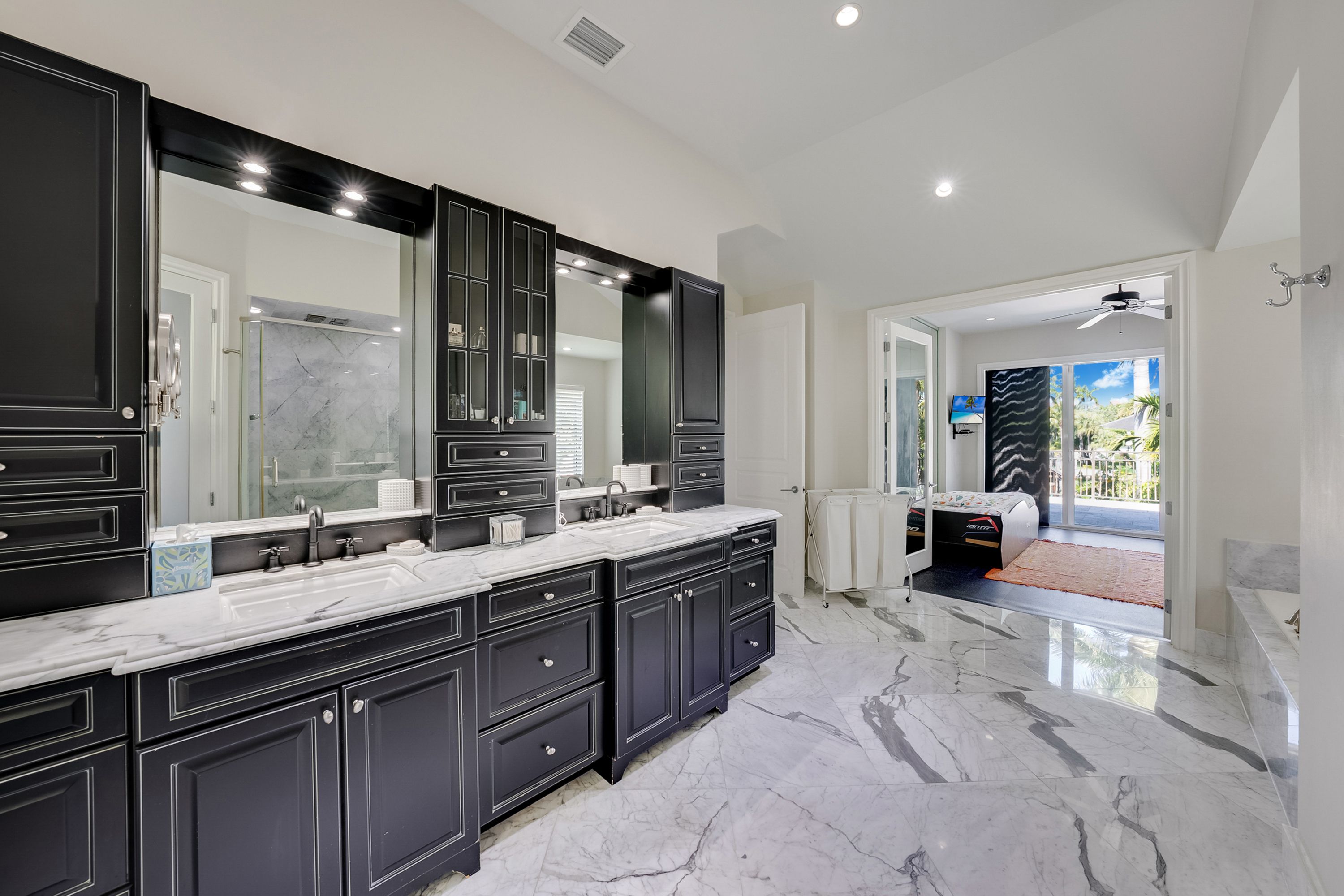 520 N Parkway Golden Beach FL 33160