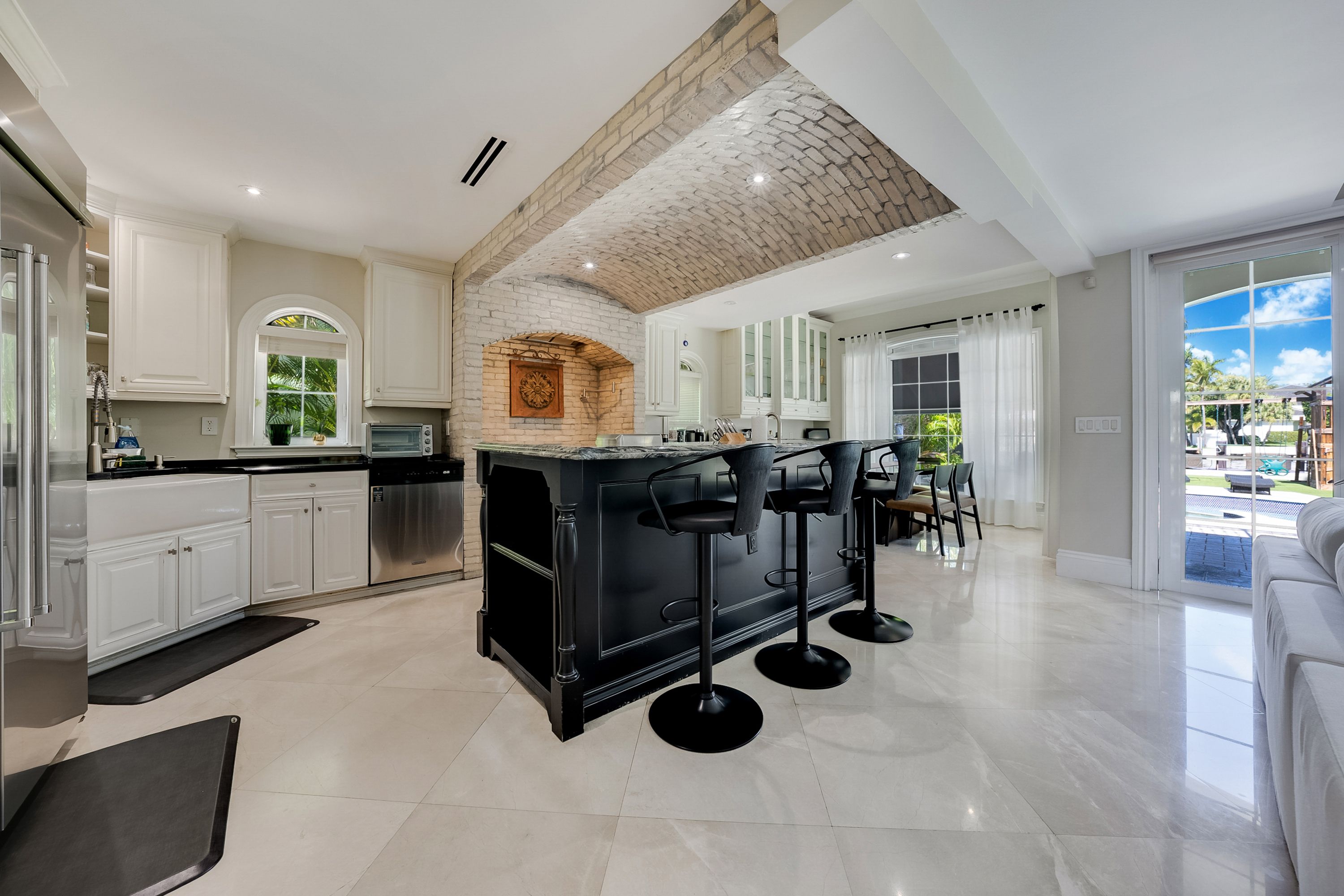 520 N Parkway Golden Beach FL 33160