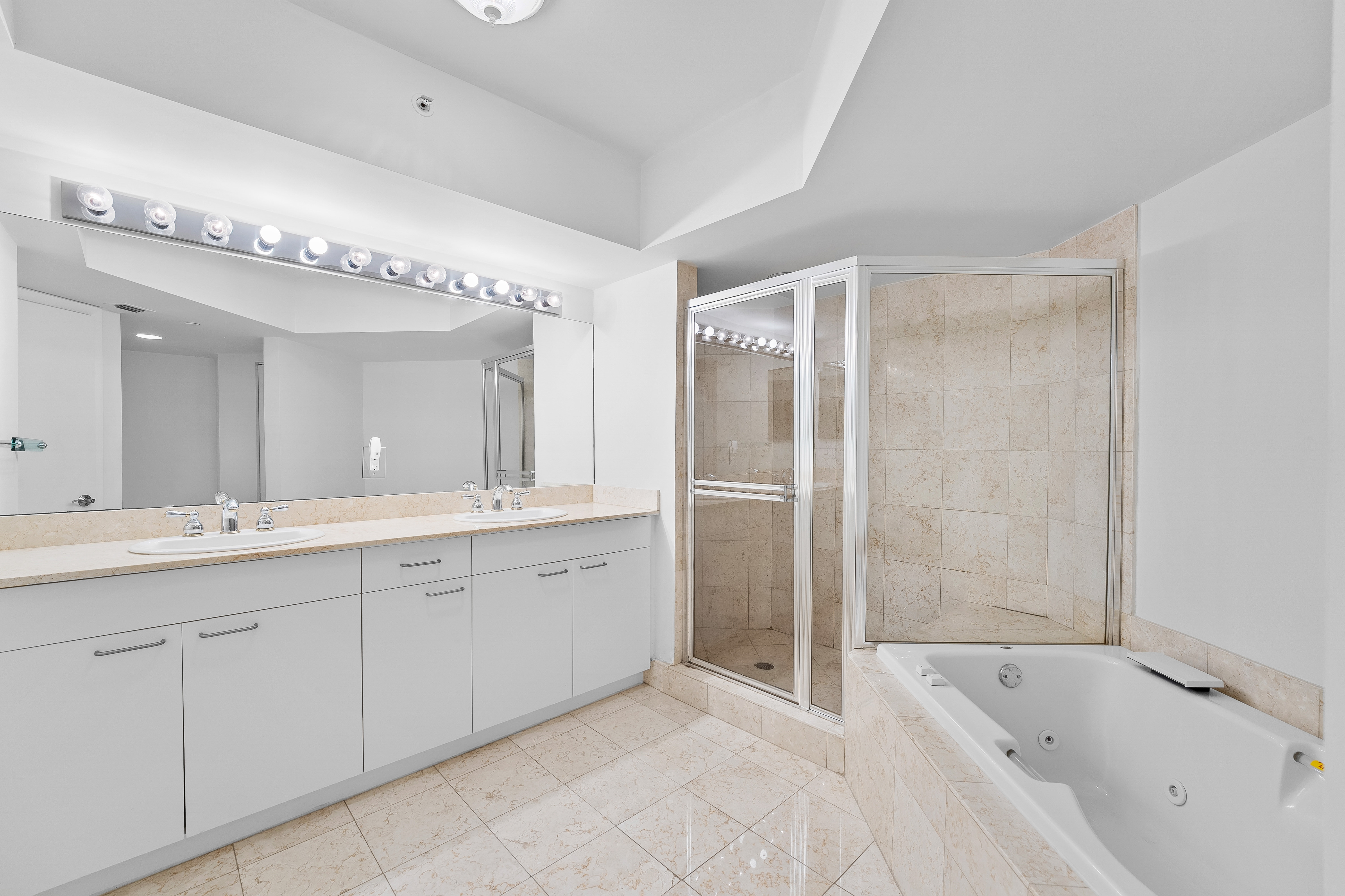 21055 Yacht Club Drive Aventura FL 33180