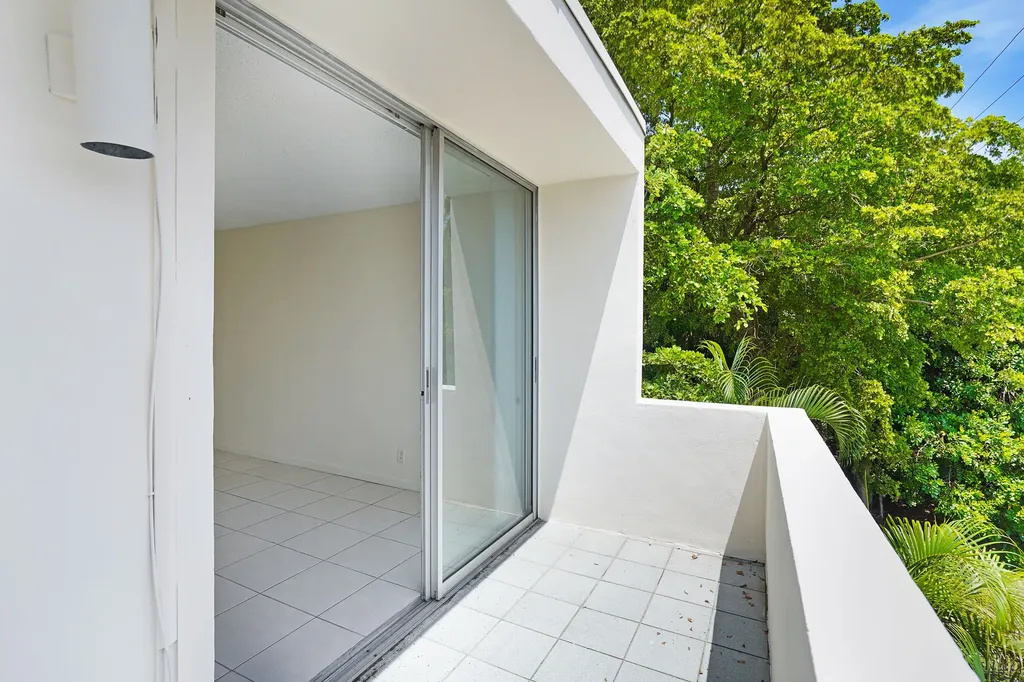 100 Southeast 21st Street Fort Lauderdale FL 33316