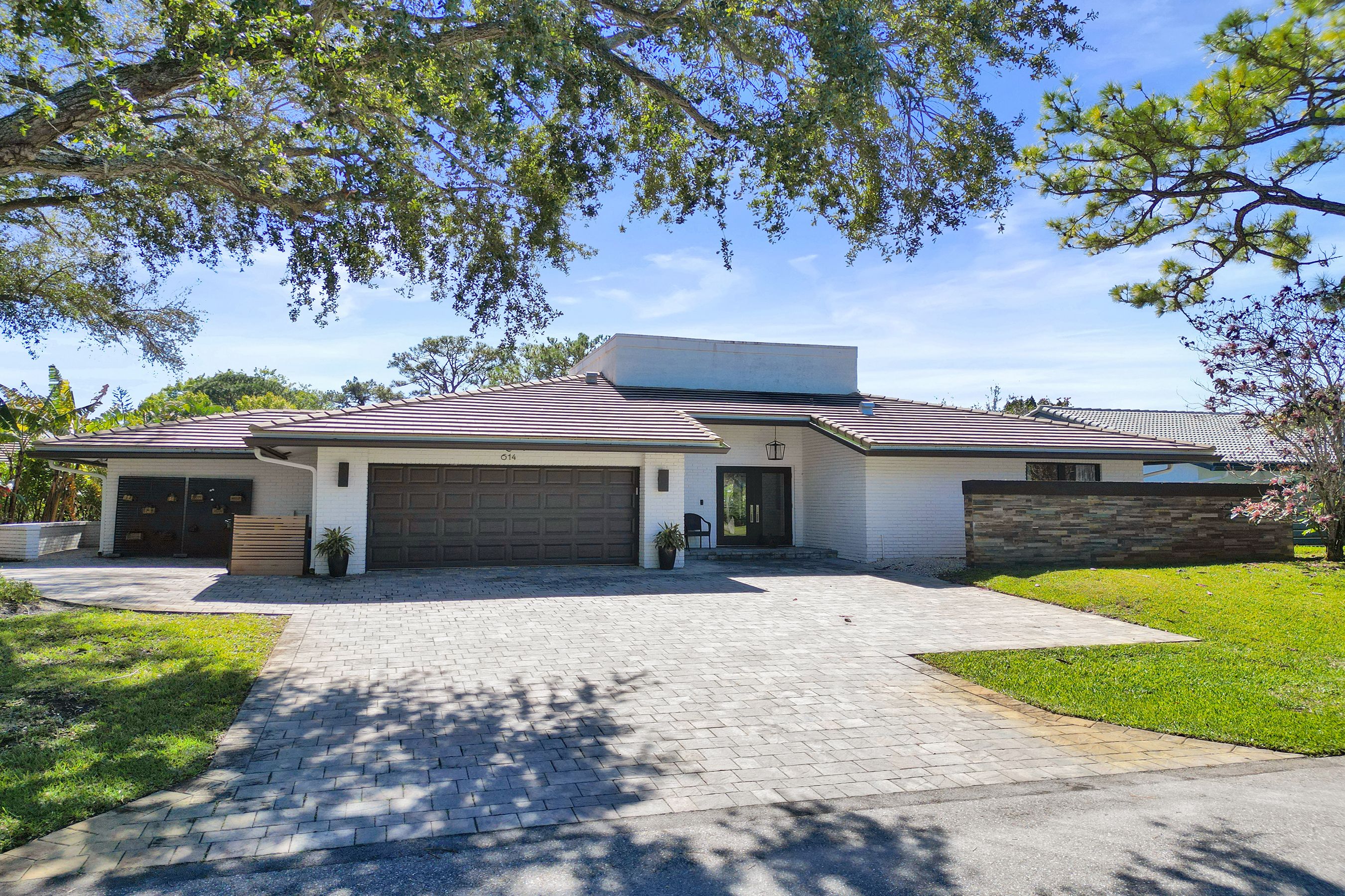 614 W Lakewoode Circle Delray Beach FL 33445