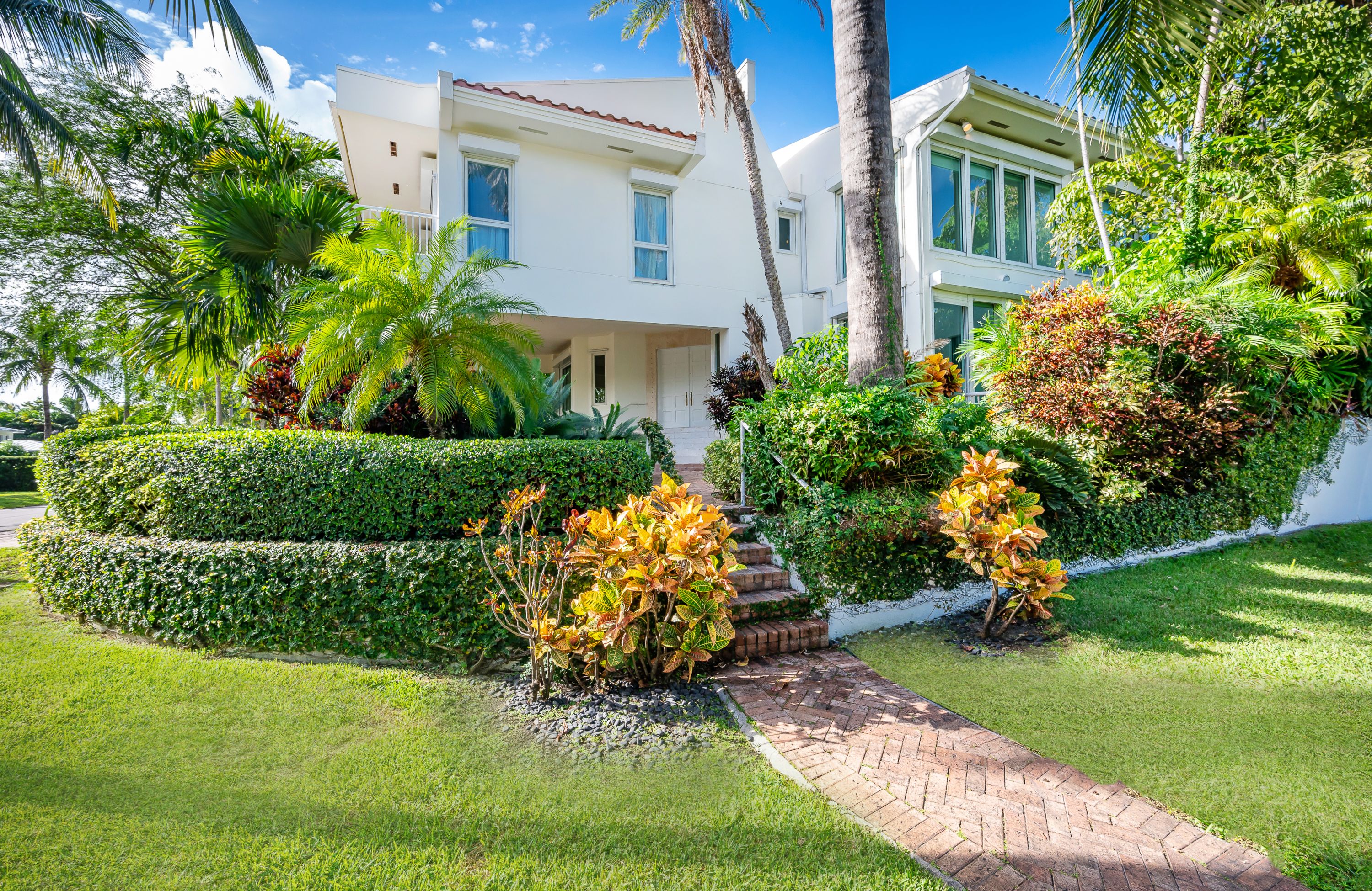 650 Curtiswood Drive Key Biscayne FL 33149