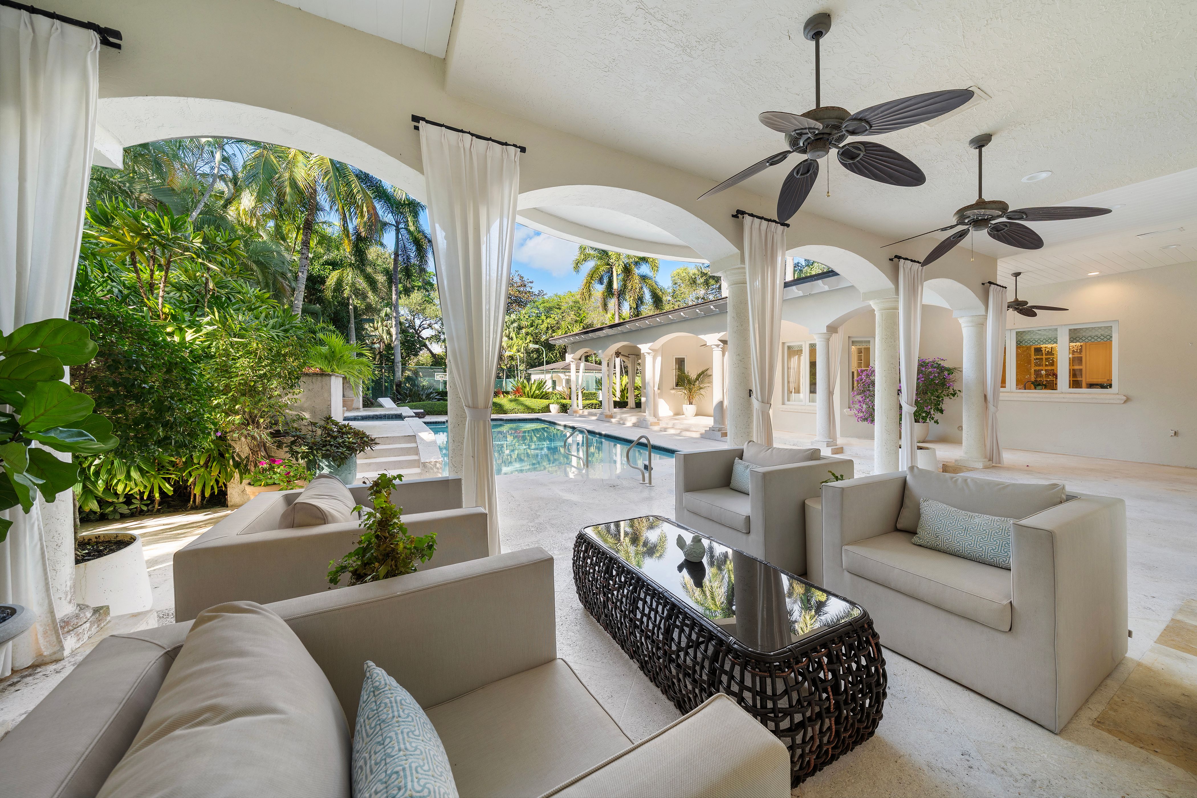 8400 SW 52nd Avenue Miami FL 33143