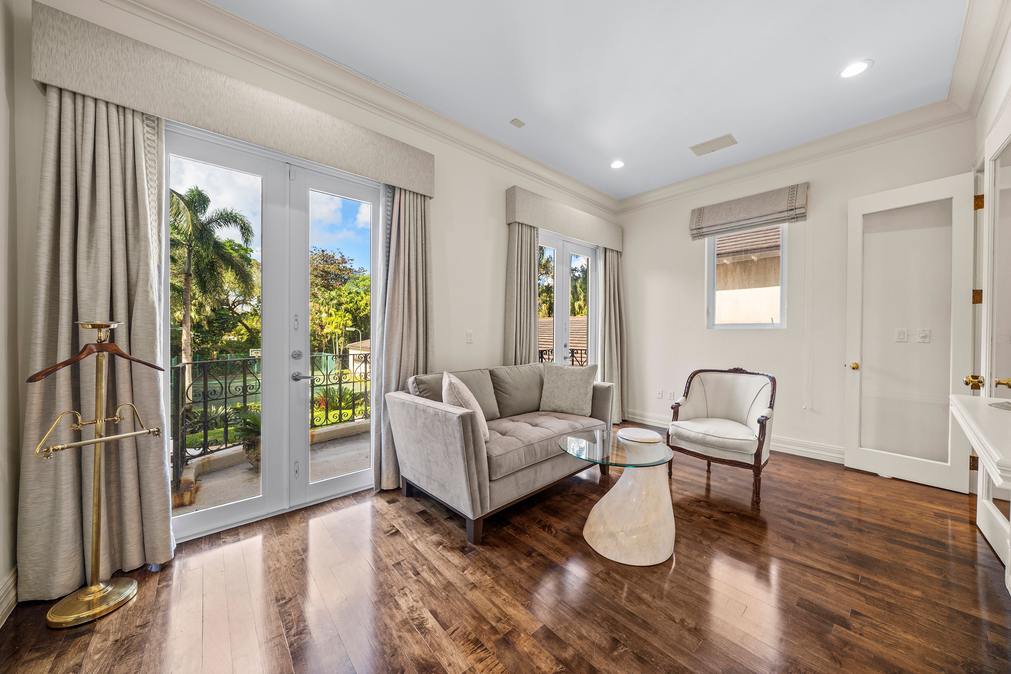 8400 SW 52nd Avenue Miami FL 33143
