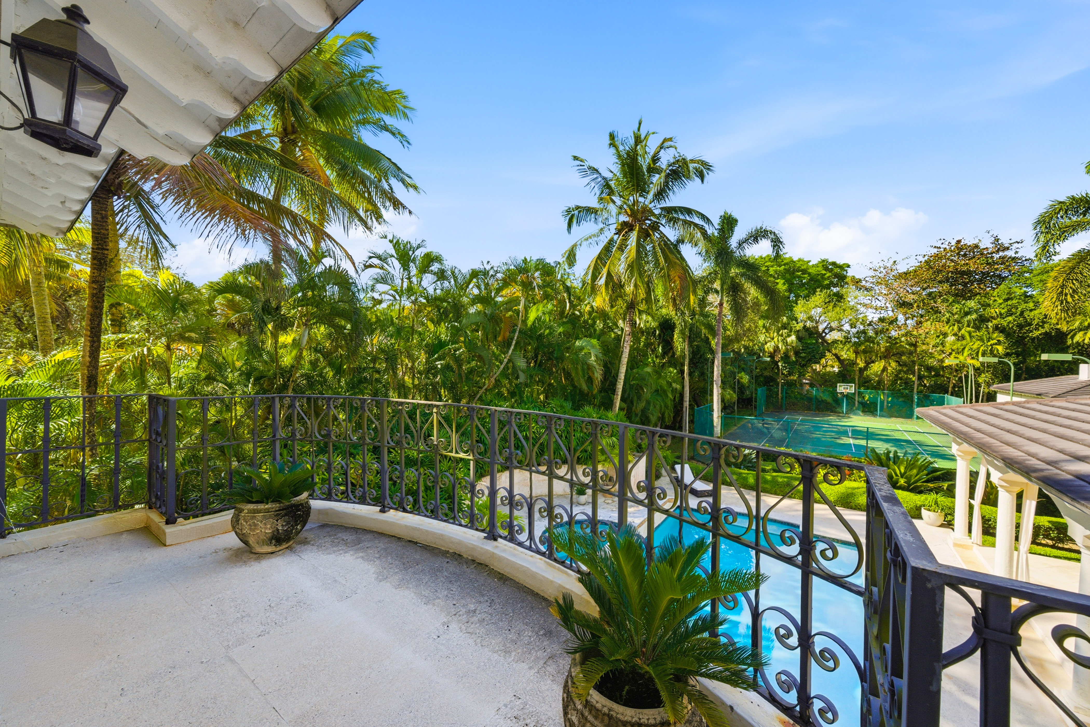 8400 SW 52nd Avenue Miami FL 33143