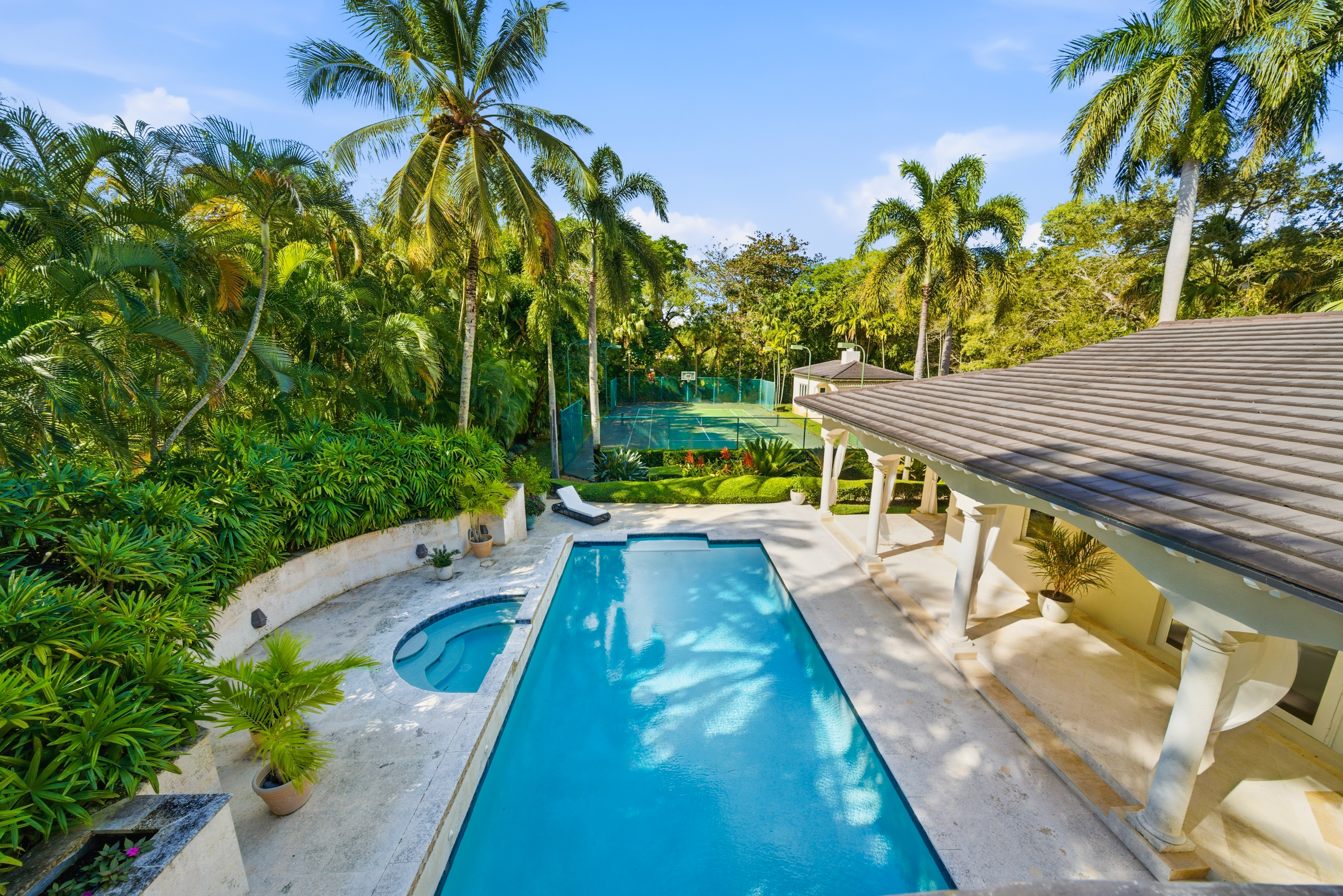 8400 SW 52nd Avenue Miami FL 33143