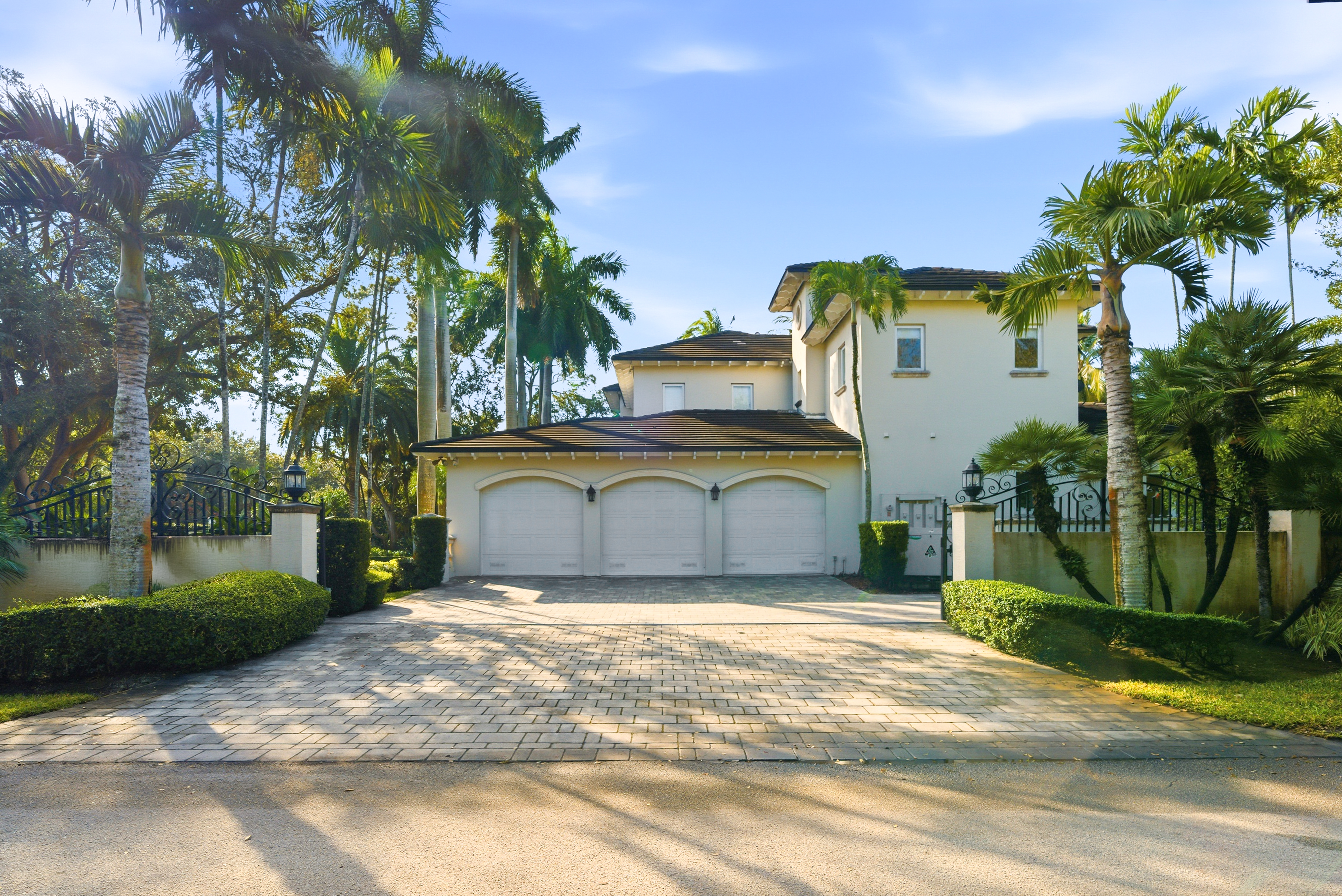 8400 SW 52nd Avenue Miami FL 33143