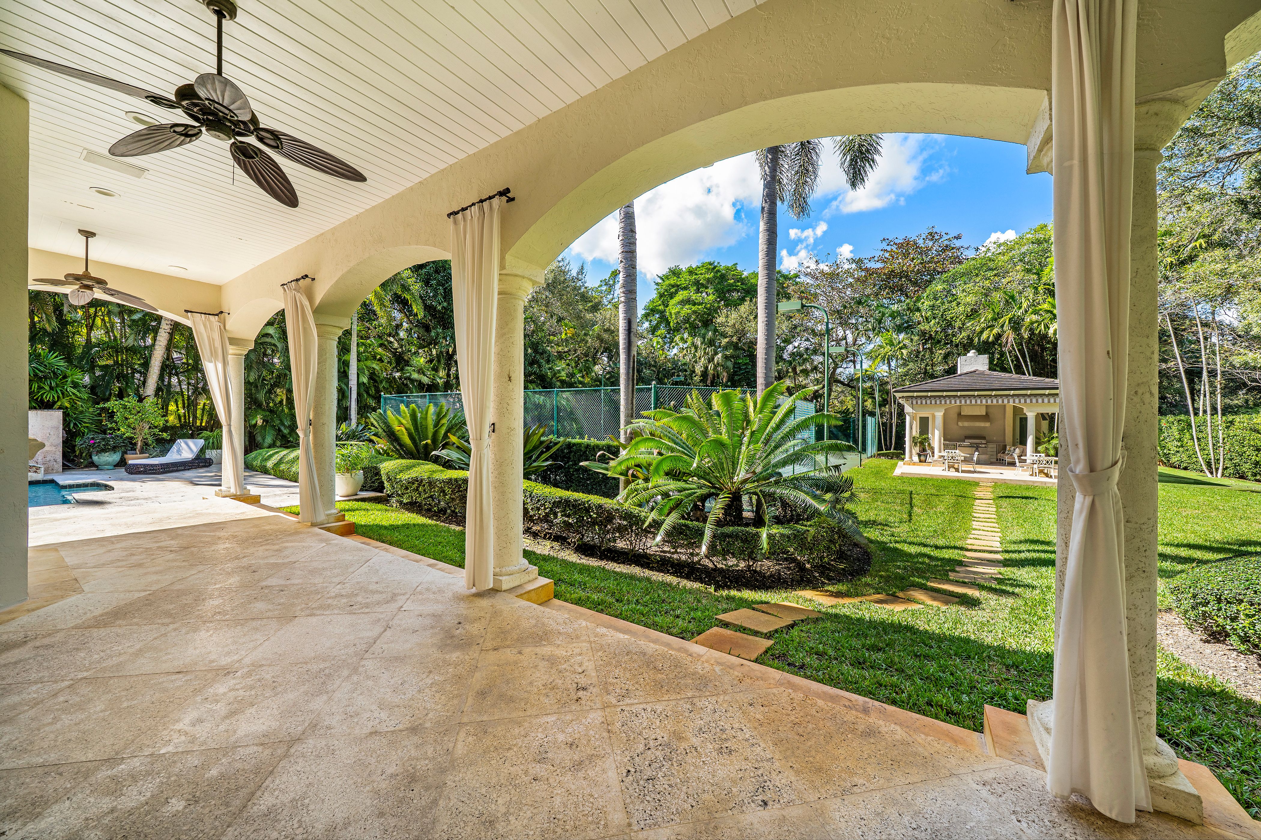 8400 SW 52nd Avenue Miami FL 33143