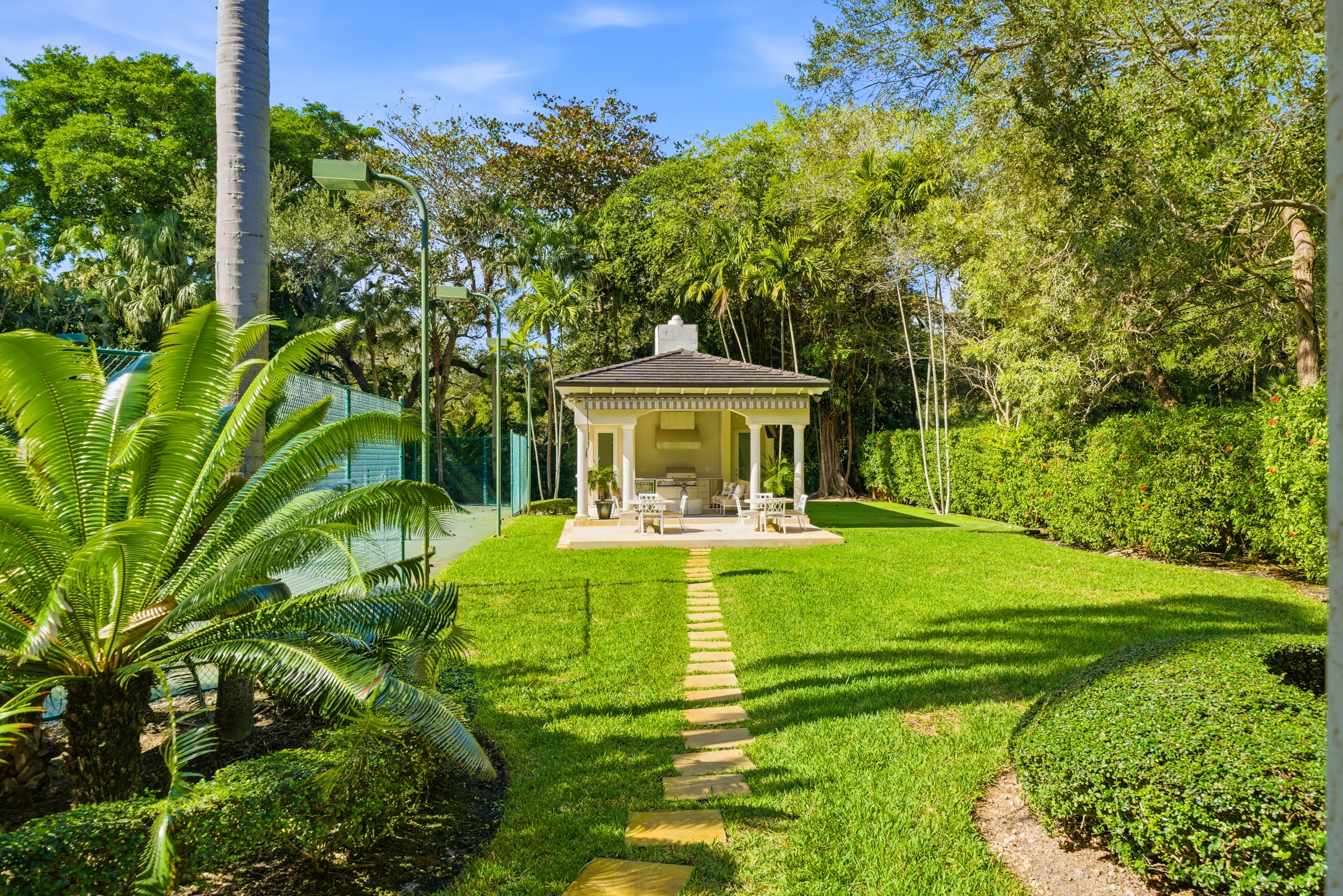 8400 SW 52nd Avenue Miami FL 33143