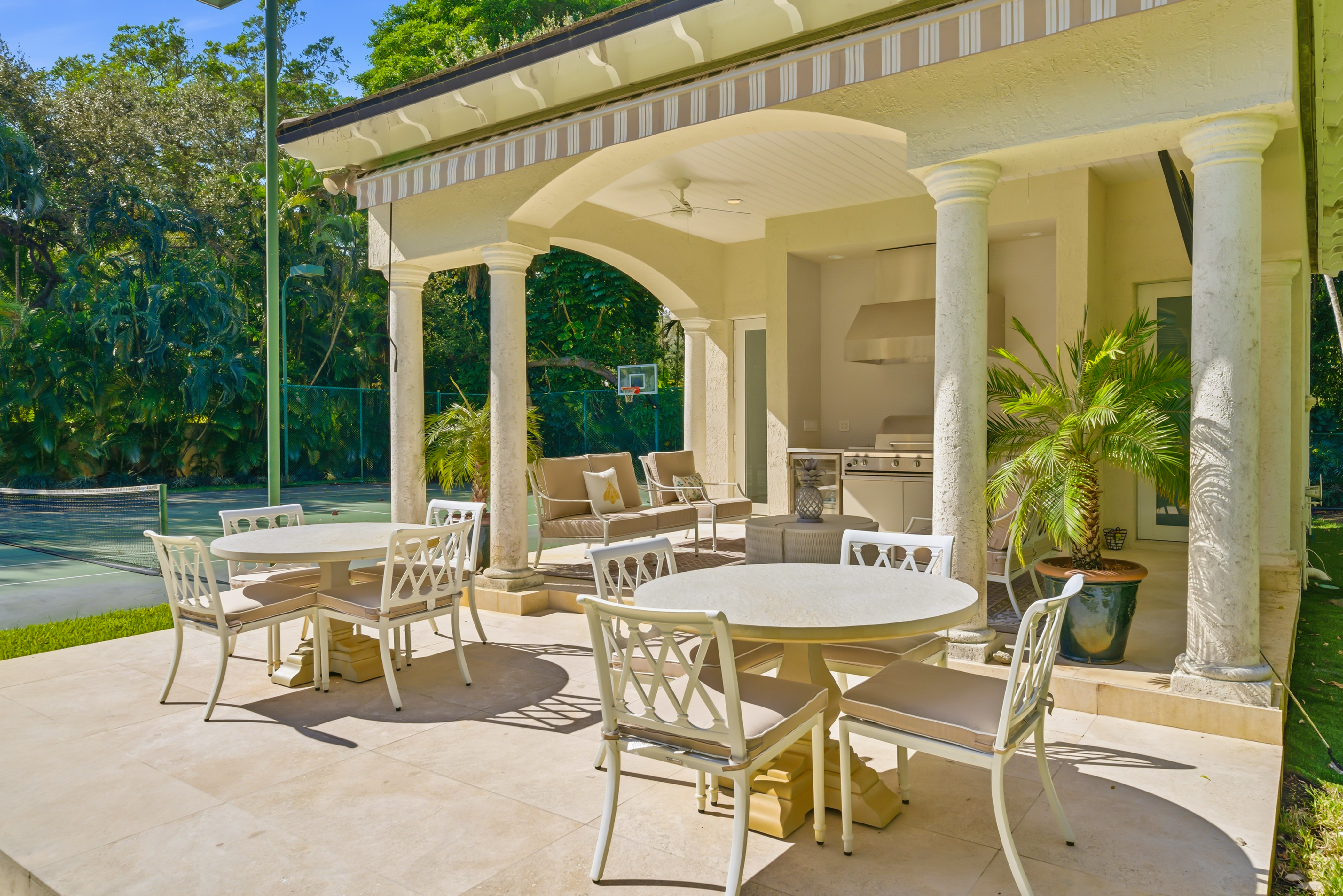 8400 SW 52nd Avenue Miami FL 33143
