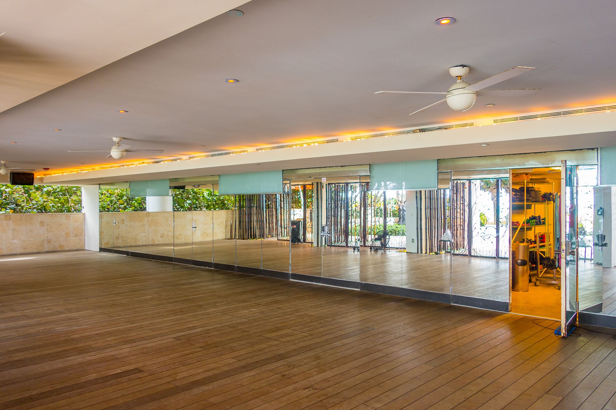 6899 Collins Avenue Miami Beach FL 33141