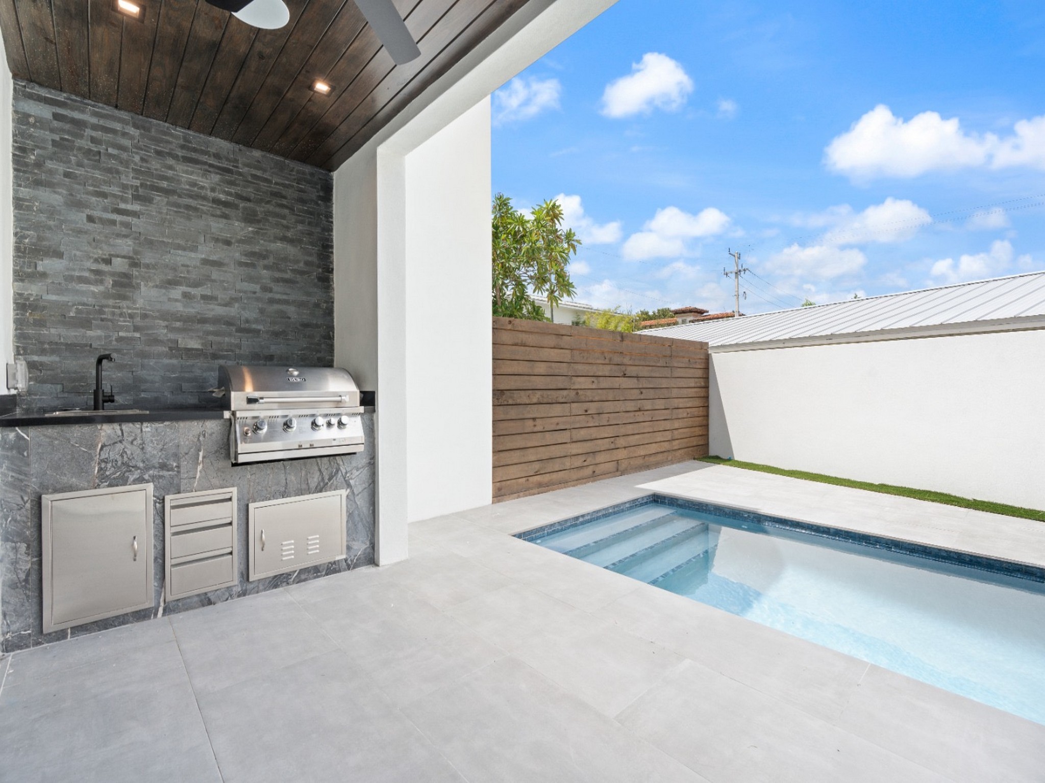 207 NE 17th Avenue Fort Lauderdale FL 33301