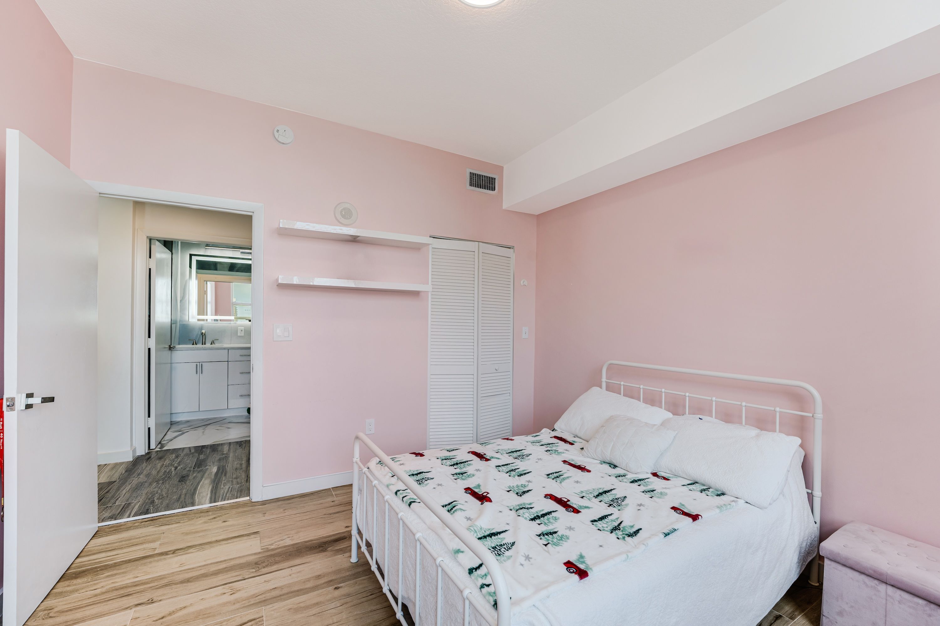 31 SE 5th Street Miami FL 33131