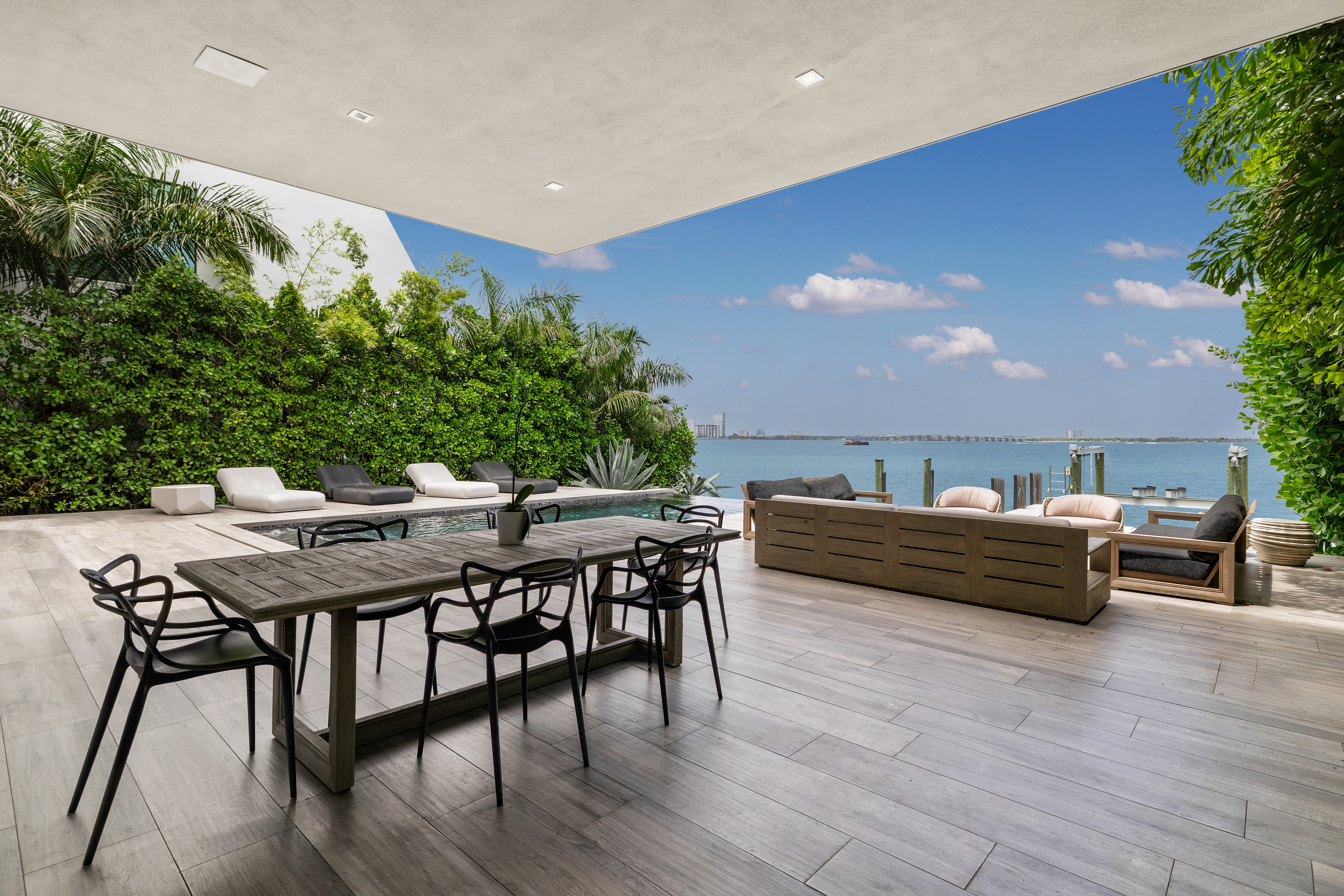 1379 N Venetian Way Miami FL 33139