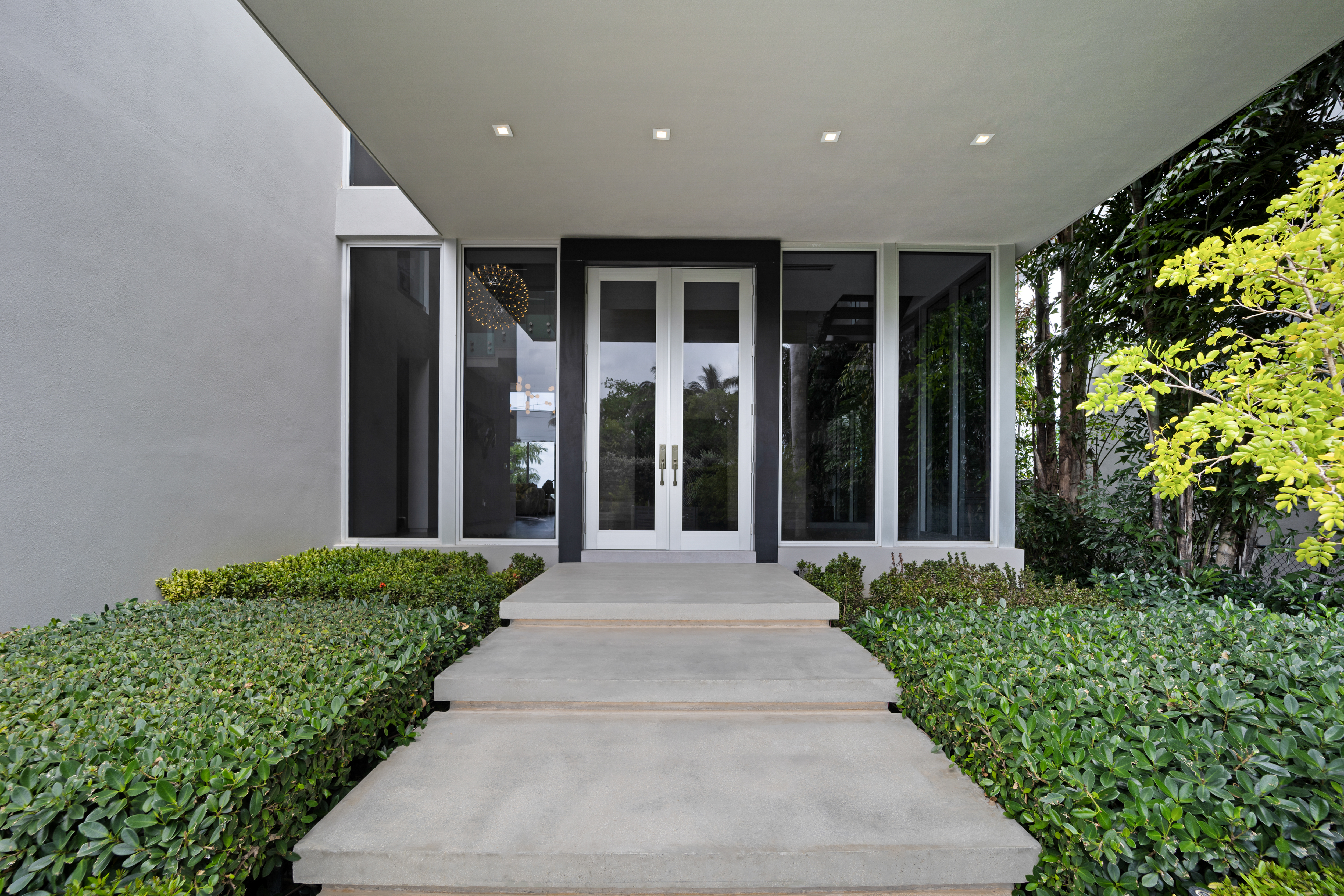 1379 N Venetian Way Miami FL 33139