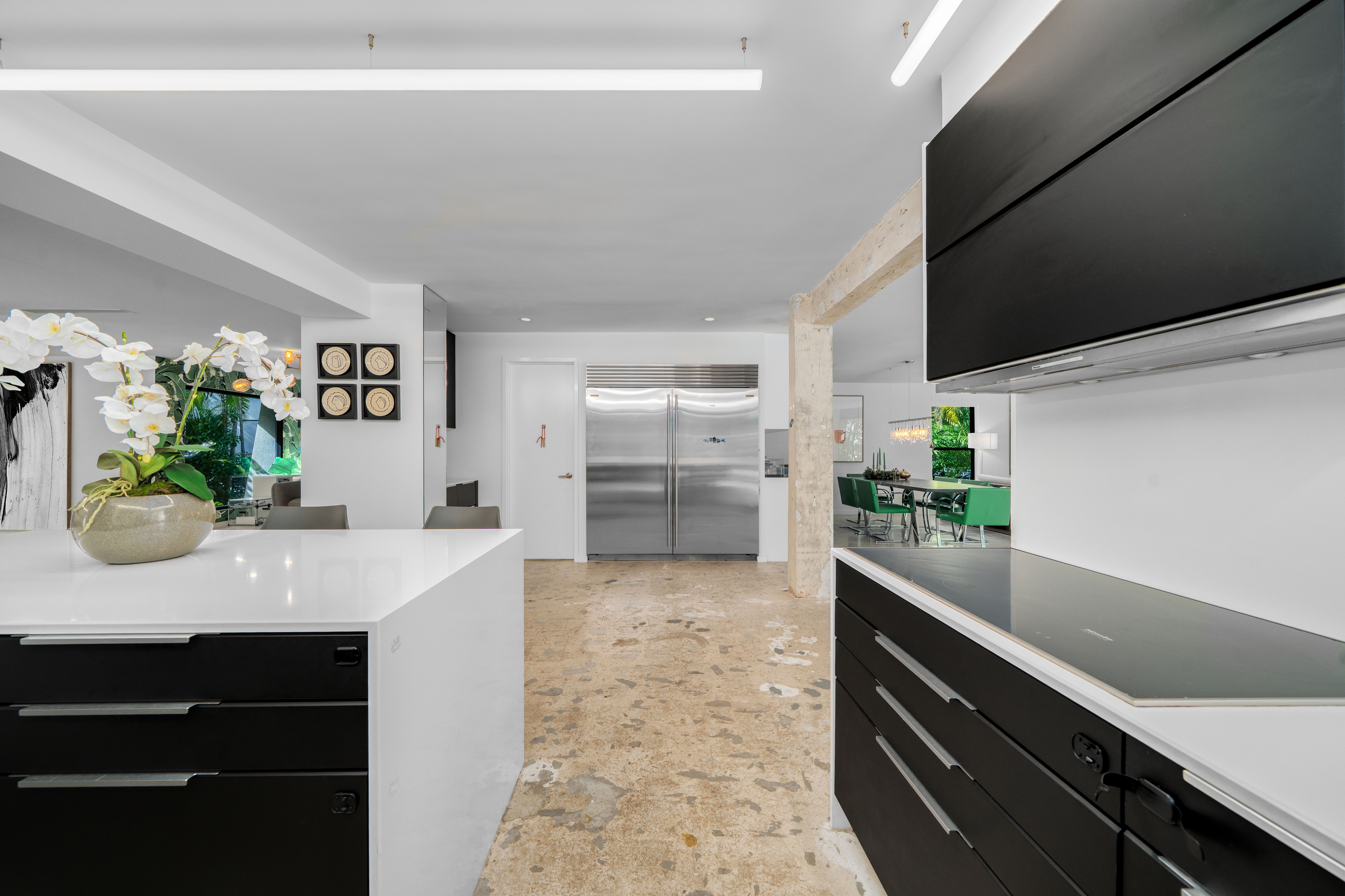 121 Knollwood Drive Key Biscayne FL 33149